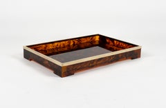 Vassoio da portata in lucite finta tartaruga e ottone stile Christian Dior, Italia anni '70