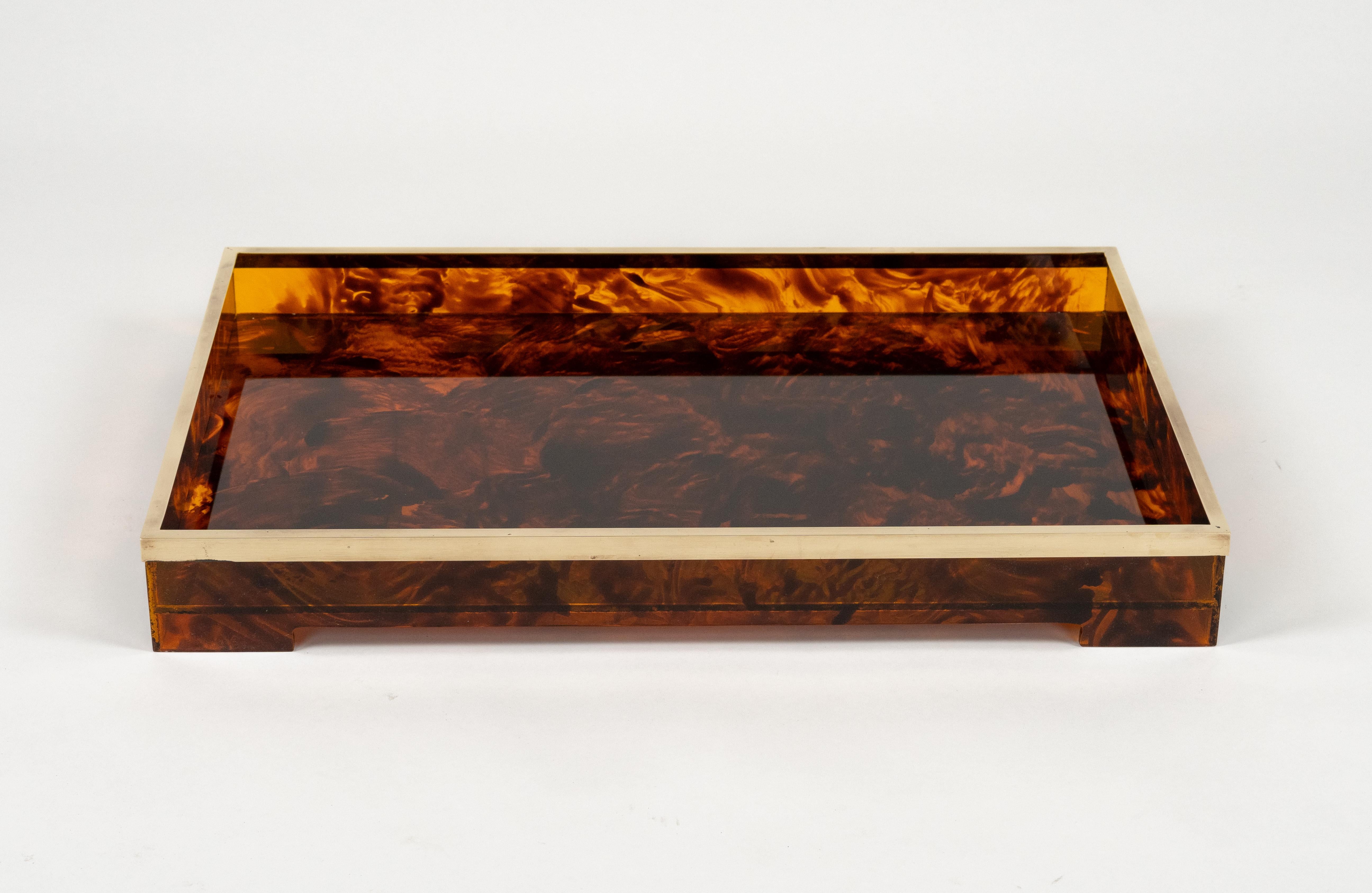 Bandeja para servir Lucite imitación carey y latón Estilo Christian Dior, Italia Años 70 Italiano en venta