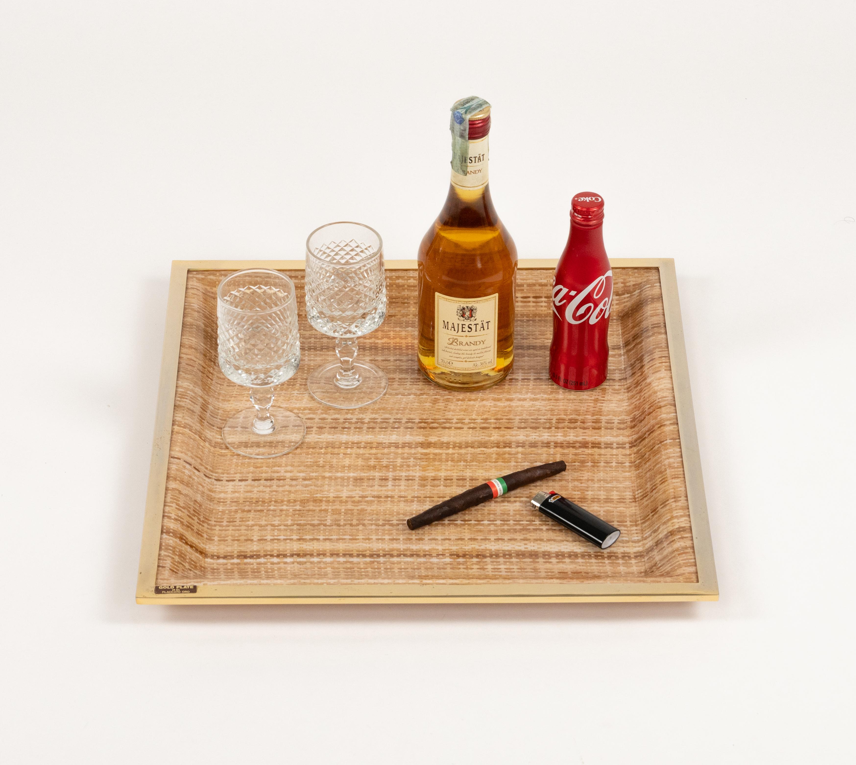 Serviertablett aus Lucite, Korbweide und vergoldet, 24KT Christian Dior-Stil, Italien 1970er Jahre im Angebot 4