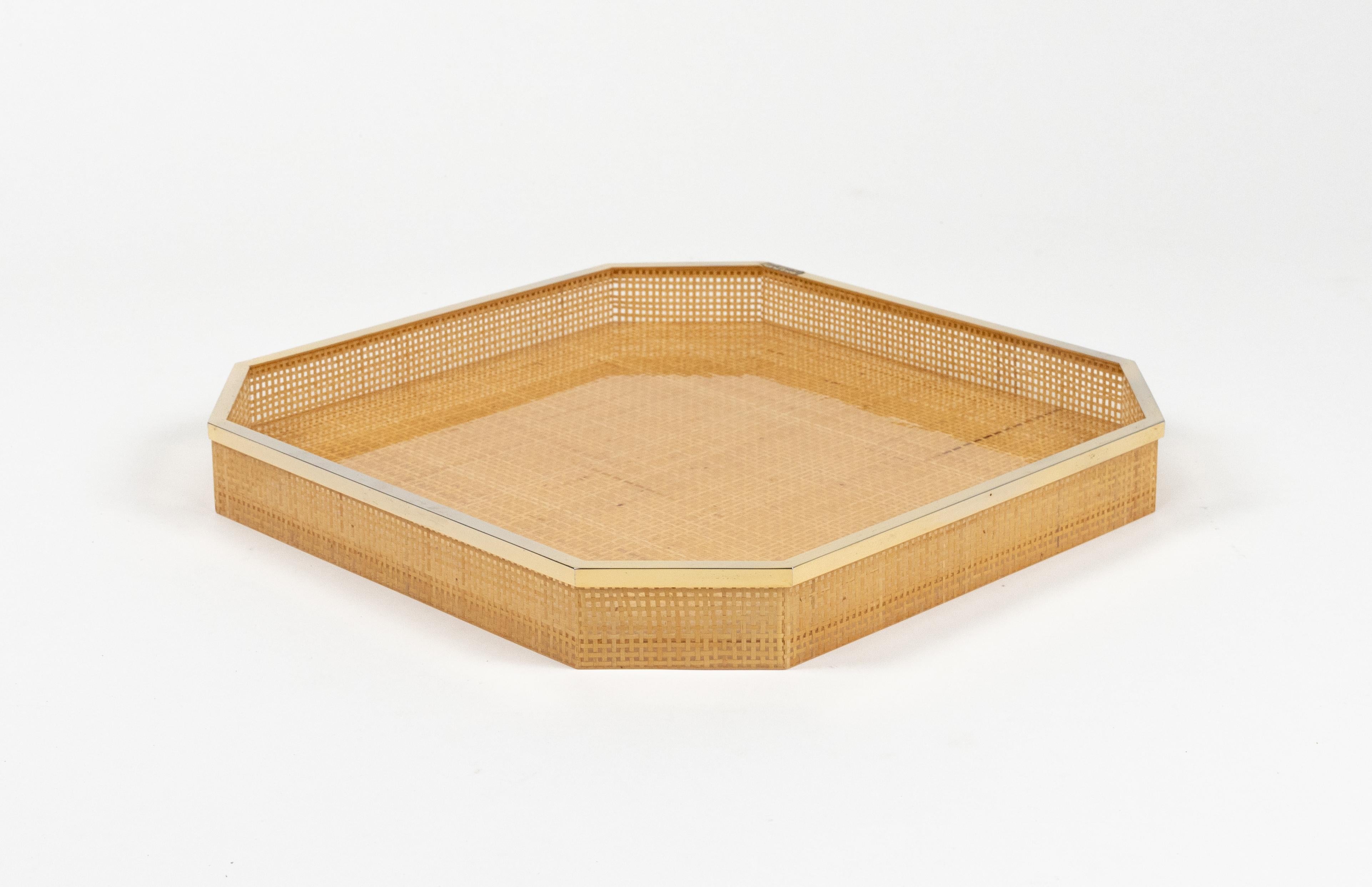 Serviertablett aus Lucite, Korbweide und vergoldet, 24KT Christian Dior-Stil, Italien 1970er Jahre im Angebot 5