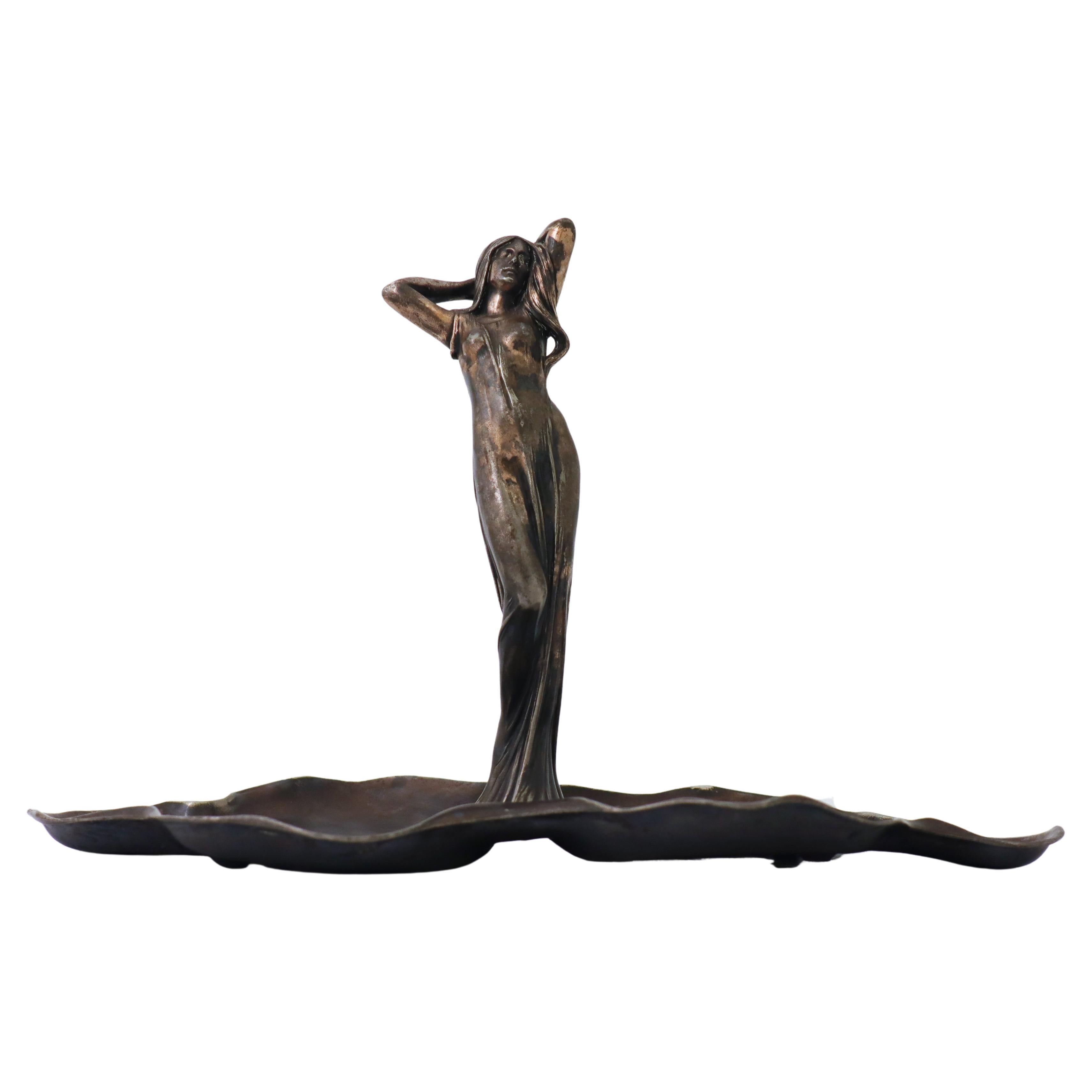 Vassoio Donna Art Nouveau in metallo, WMF Württembergische Metallwarenfabrik