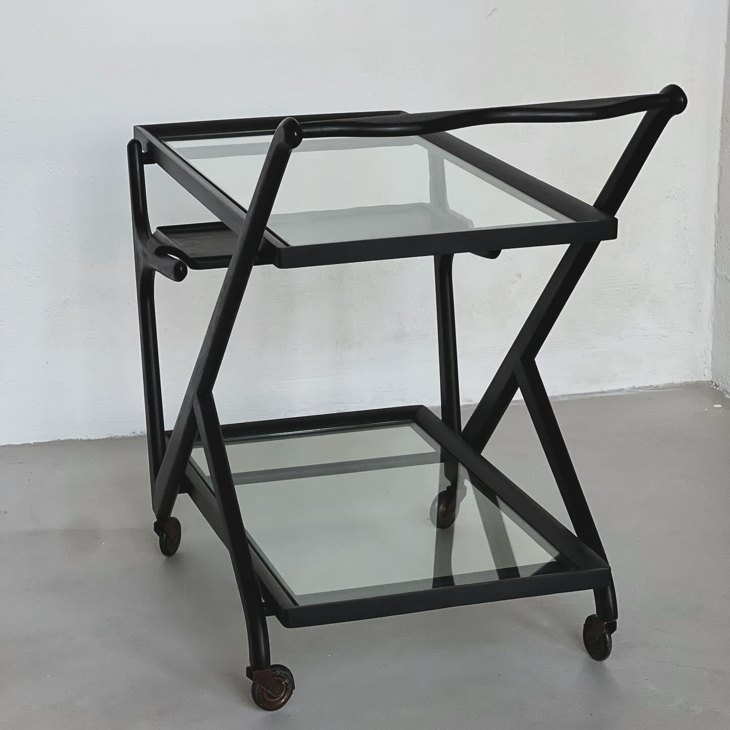 Carrito de servicio de Cesare Lacca para Cassina, Carrito de bar vintage, Diseño italiano Moderno de mediados de siglo en venta