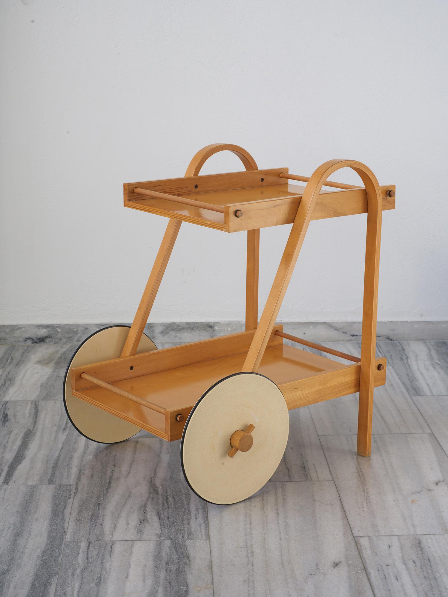 The Enolinea serving trolley dates back to the 1980s.
Made of wood, brings a cool, nostalgic feel to any space.
