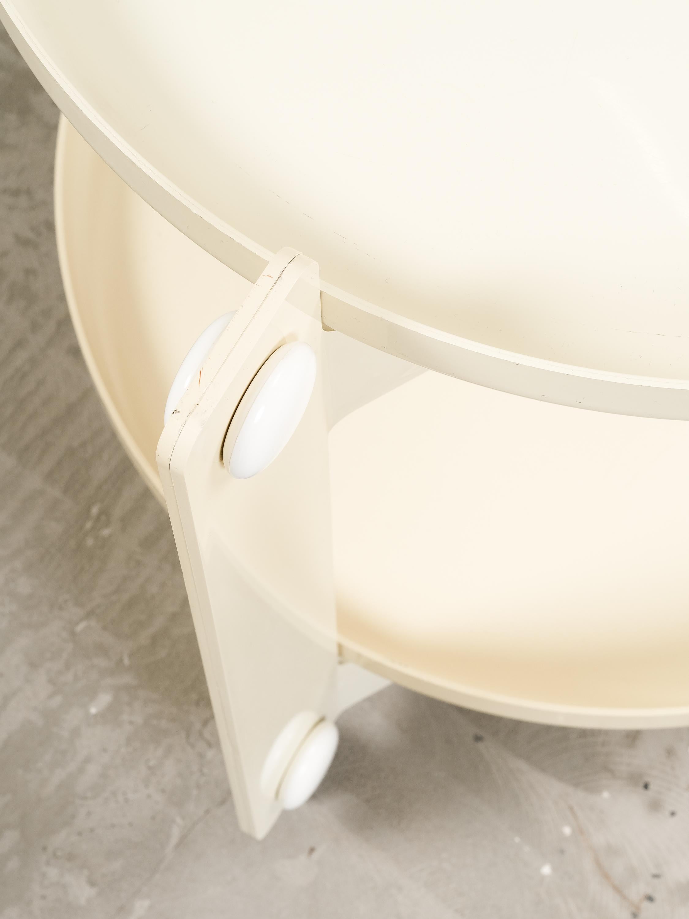 Serving Trolley by Luigi Massoni for Guzzini, 1970s In Good Condition For Sale In Karis, Nyland