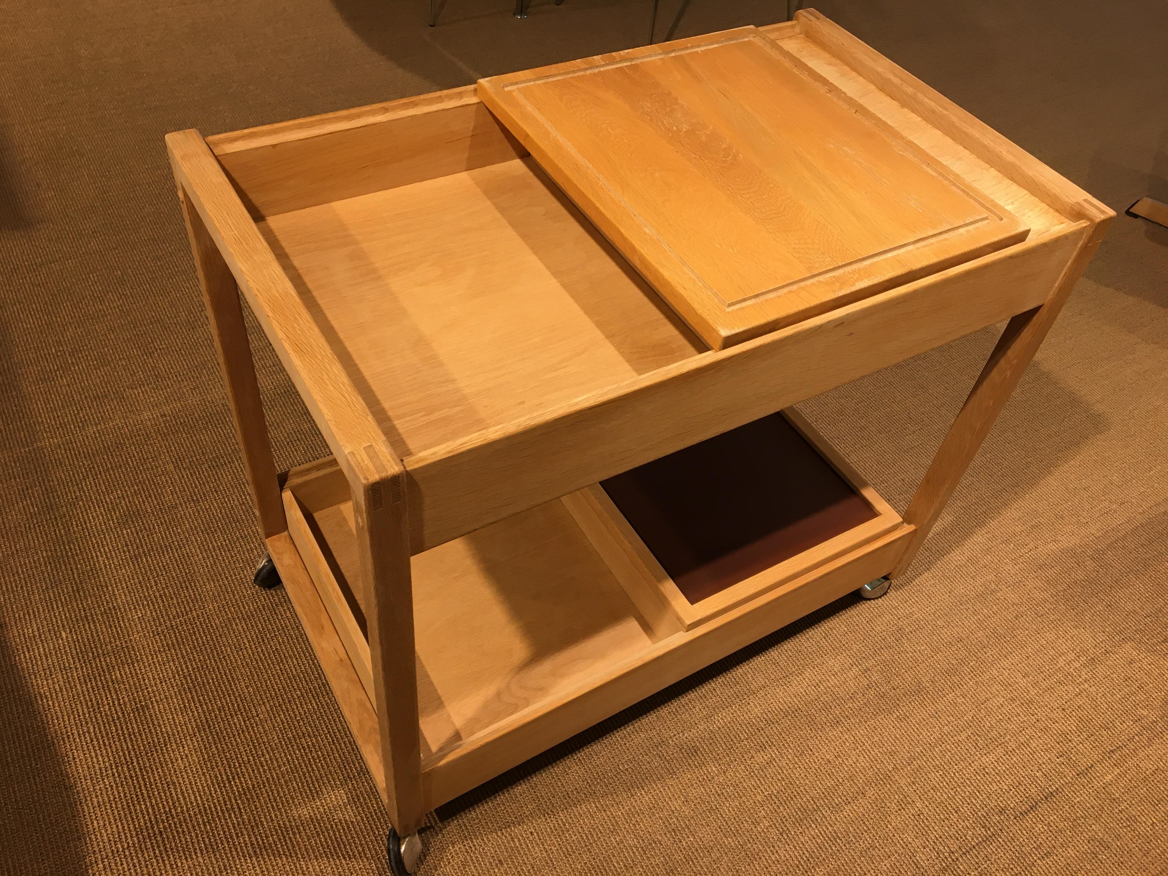 Mid-Century Modern Serving Trolley / Cutting Table/Bar Table on Wheels, Designed by Kurt Østervig