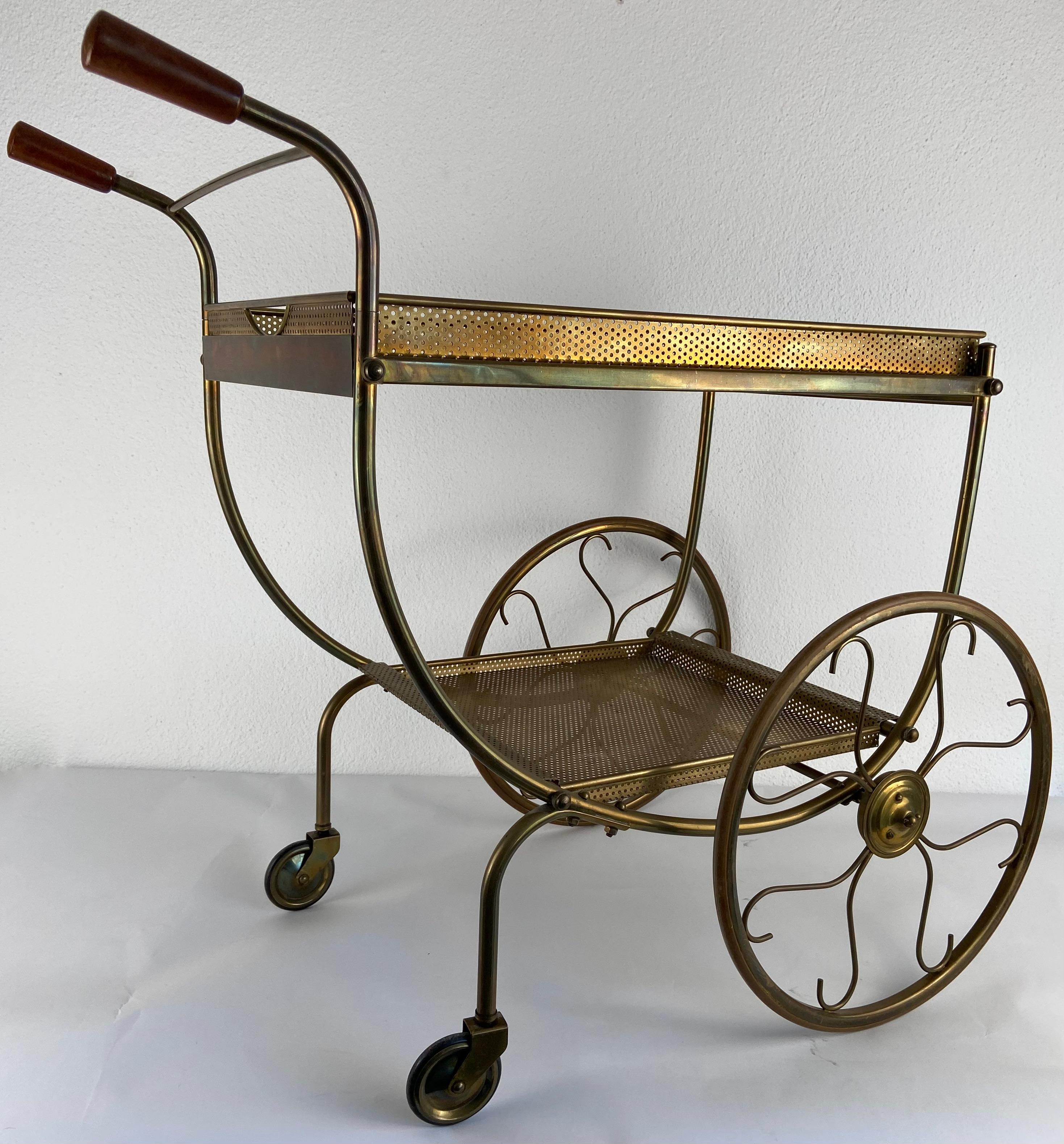 Serving trolley in brass For Sale 3