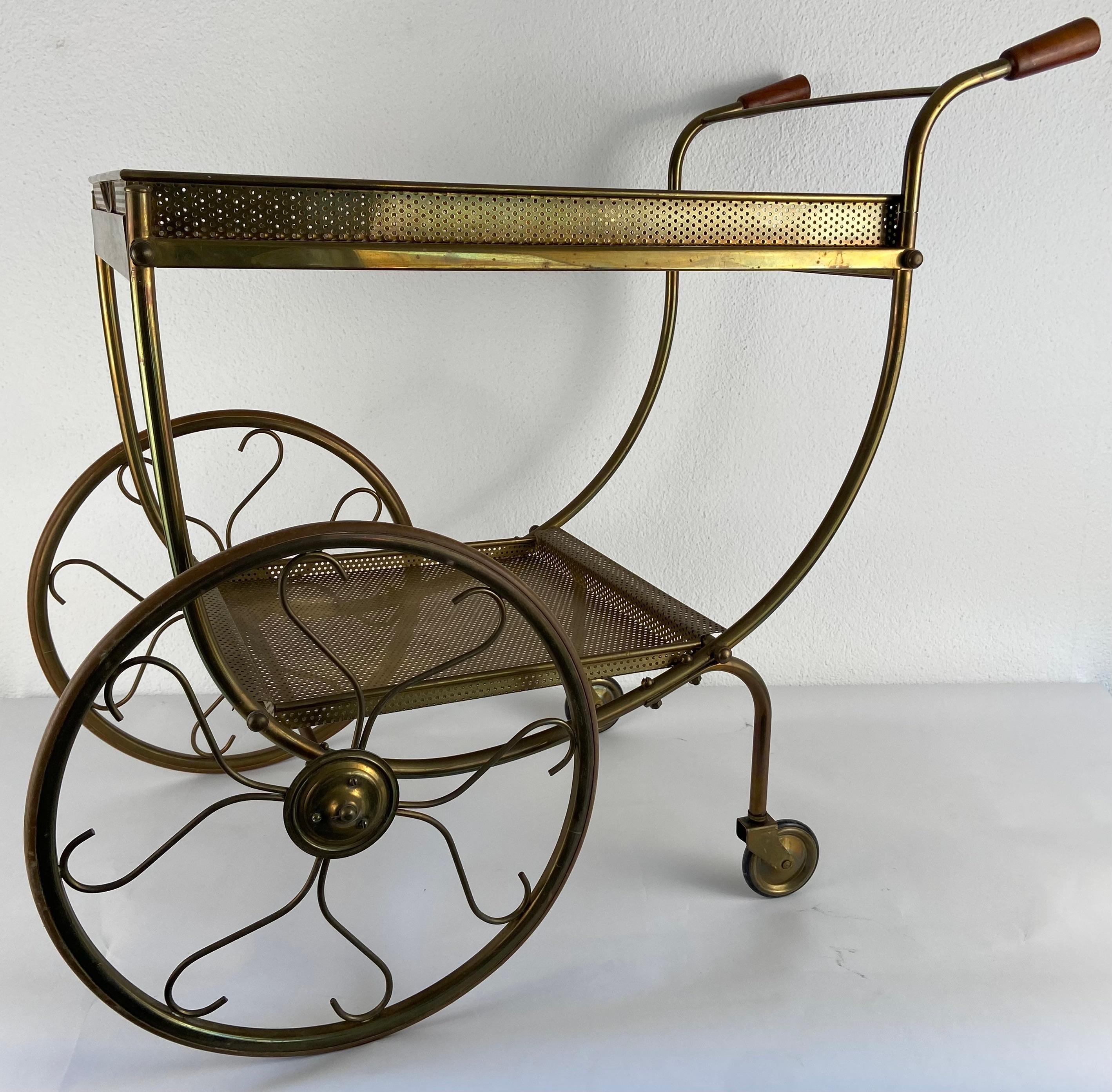 Serving trolley in brass In Good Condition For Sale In 'S-HERTOGENBOSCH, NL