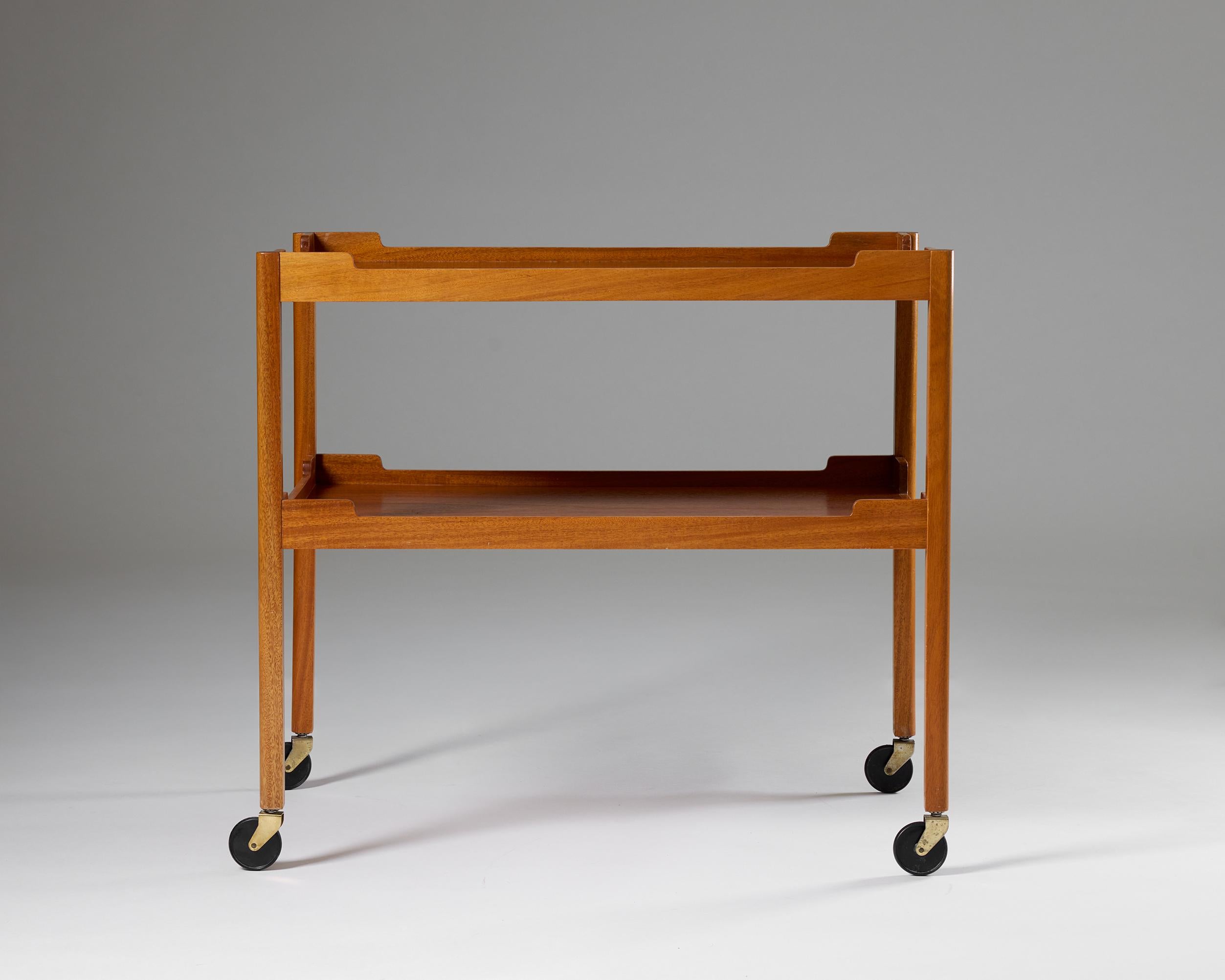 Trolley de service modèle 2248 conçu par Josef Frank Suède, années 1940 Bon état - En vente à Stockholm, SE