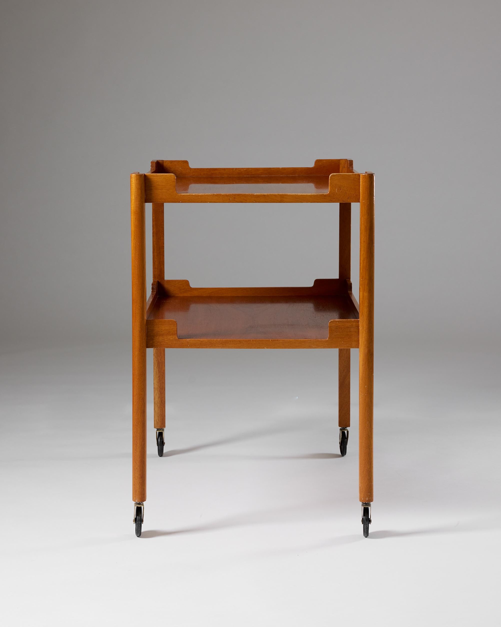 Trolley de service modèle 2248 conçu par Josef Frank Suède, années 1940 en vente 1
