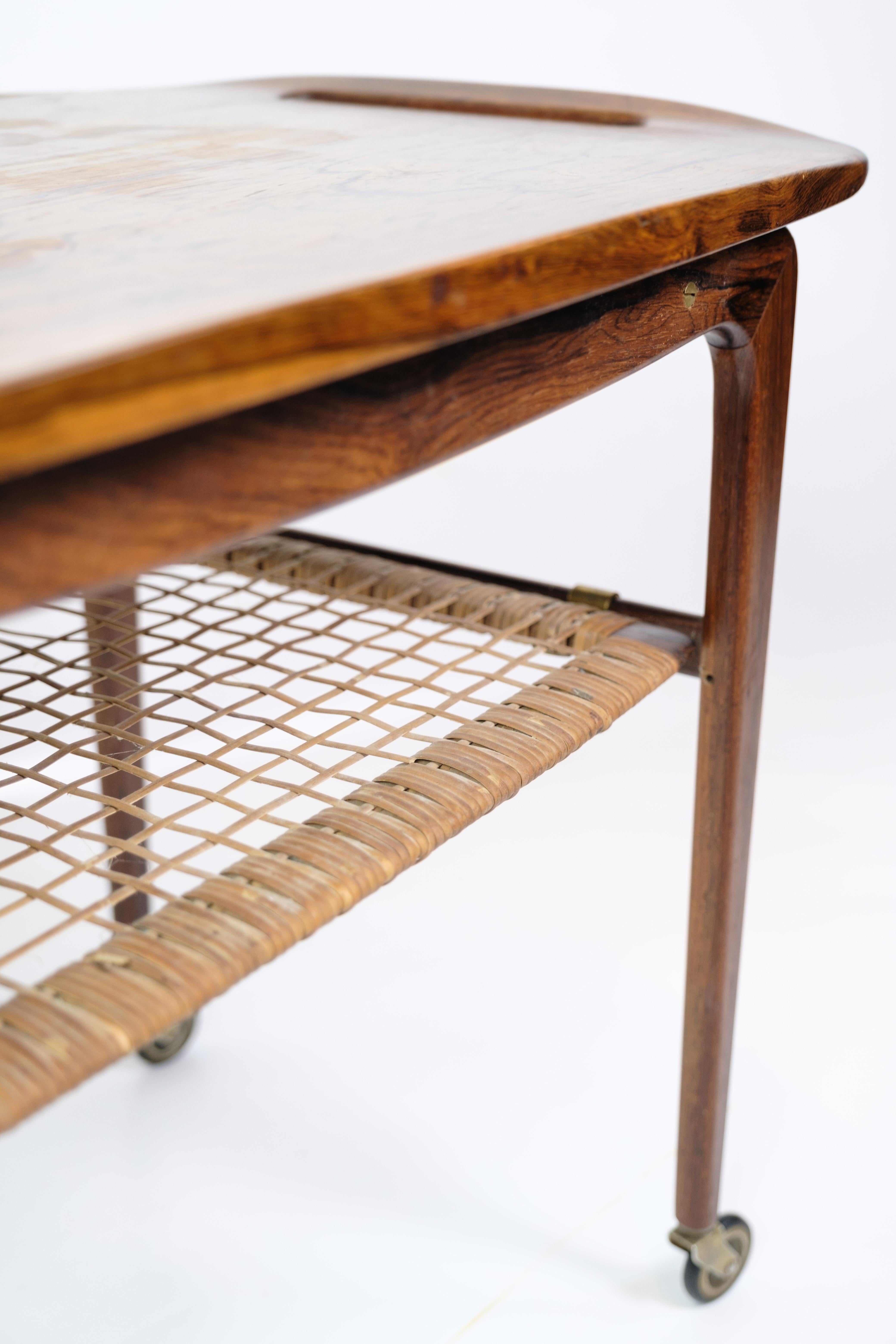 Serving Trolley With Wicker Shelf Made In Rosewood By Johannes Andersen In Good Condition For Sale In Lejre, DK