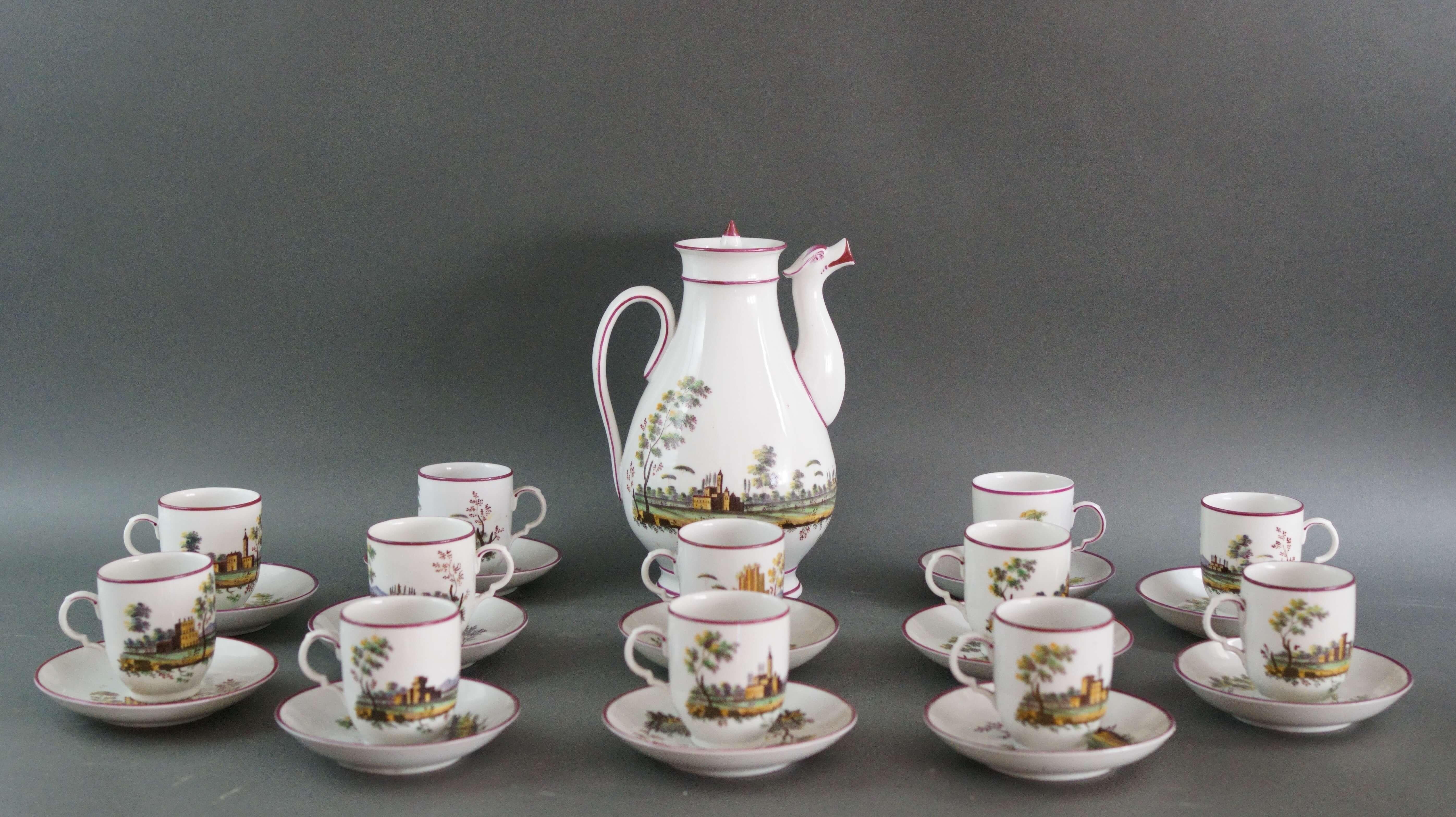 Seltenes Kaffeeservice aus Porzellan von Manifatuura Ginori in Doccia, Florenz, 18. Jahrhundert.
 Das Service besteht aus einer Kaffeekanne und 12 Tassen mit Teller, die mit kleinen Landschaftsansichten verziert und in Rot gehalten sind. 
Porcellana