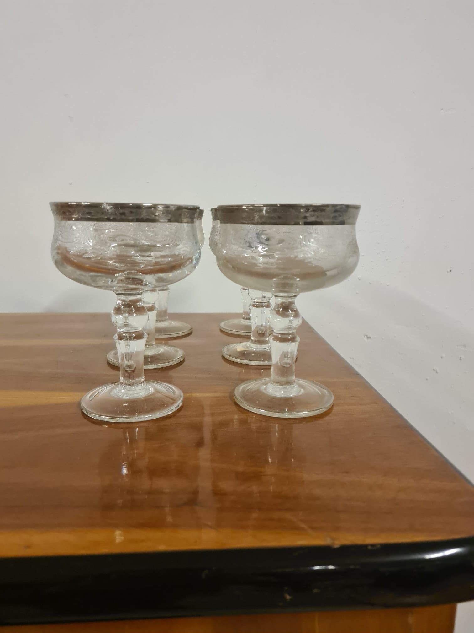Service de verres à médailles pour 6 personnes en cristal et platine pcs 24 en vente 4