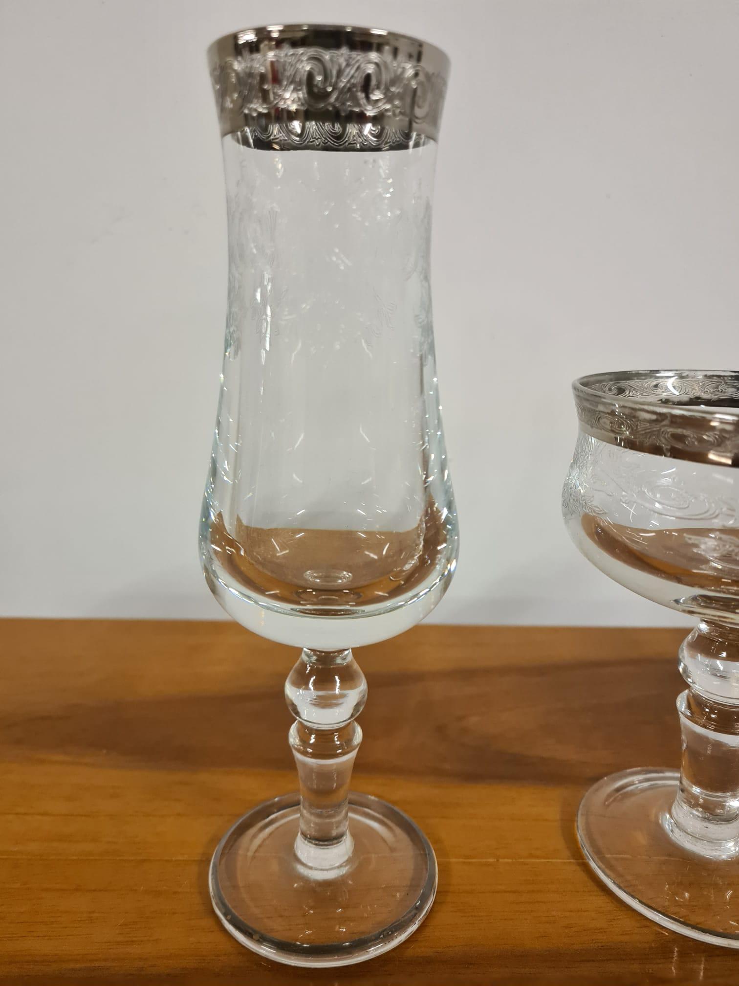 Italian Service de verres à médailles pour 6 personnes en cristal et platine pcs 24 en vente