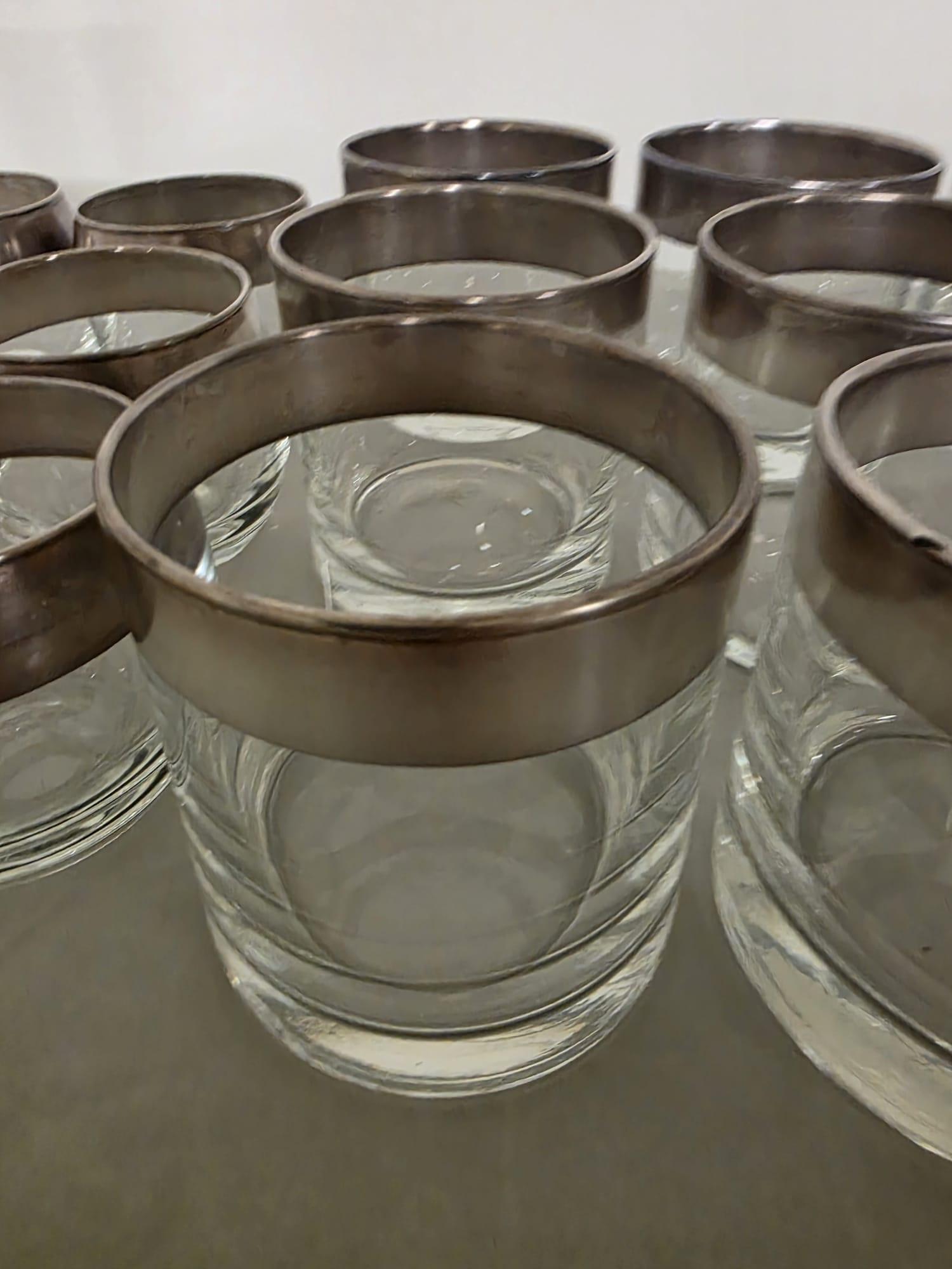 Service en verre Silver Band fabriqué par Dorothy Thorpe inc. en vente 6