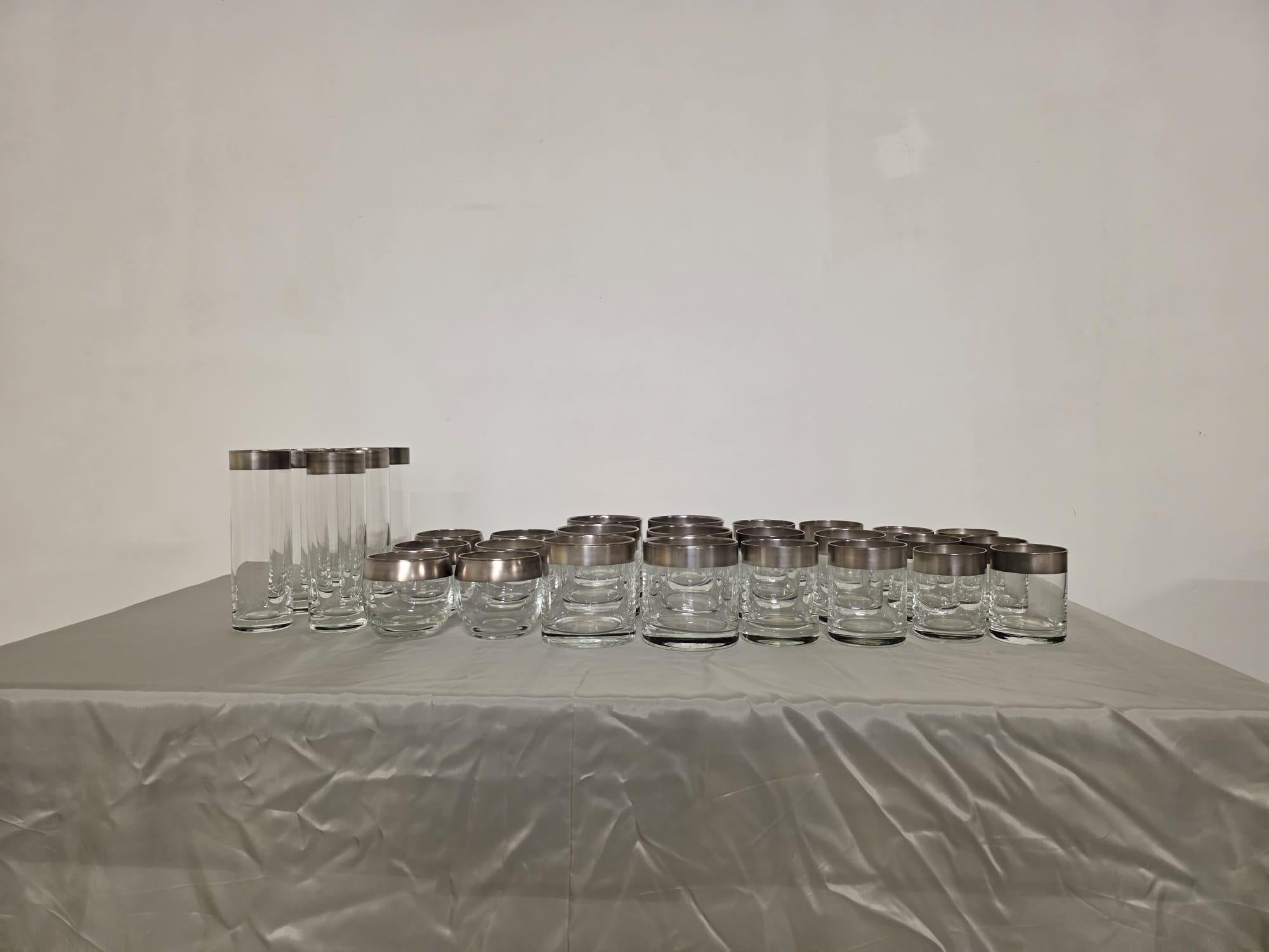 American Service en verre Silver Band fabriqué par Dorothy Thorpe inc. en vente