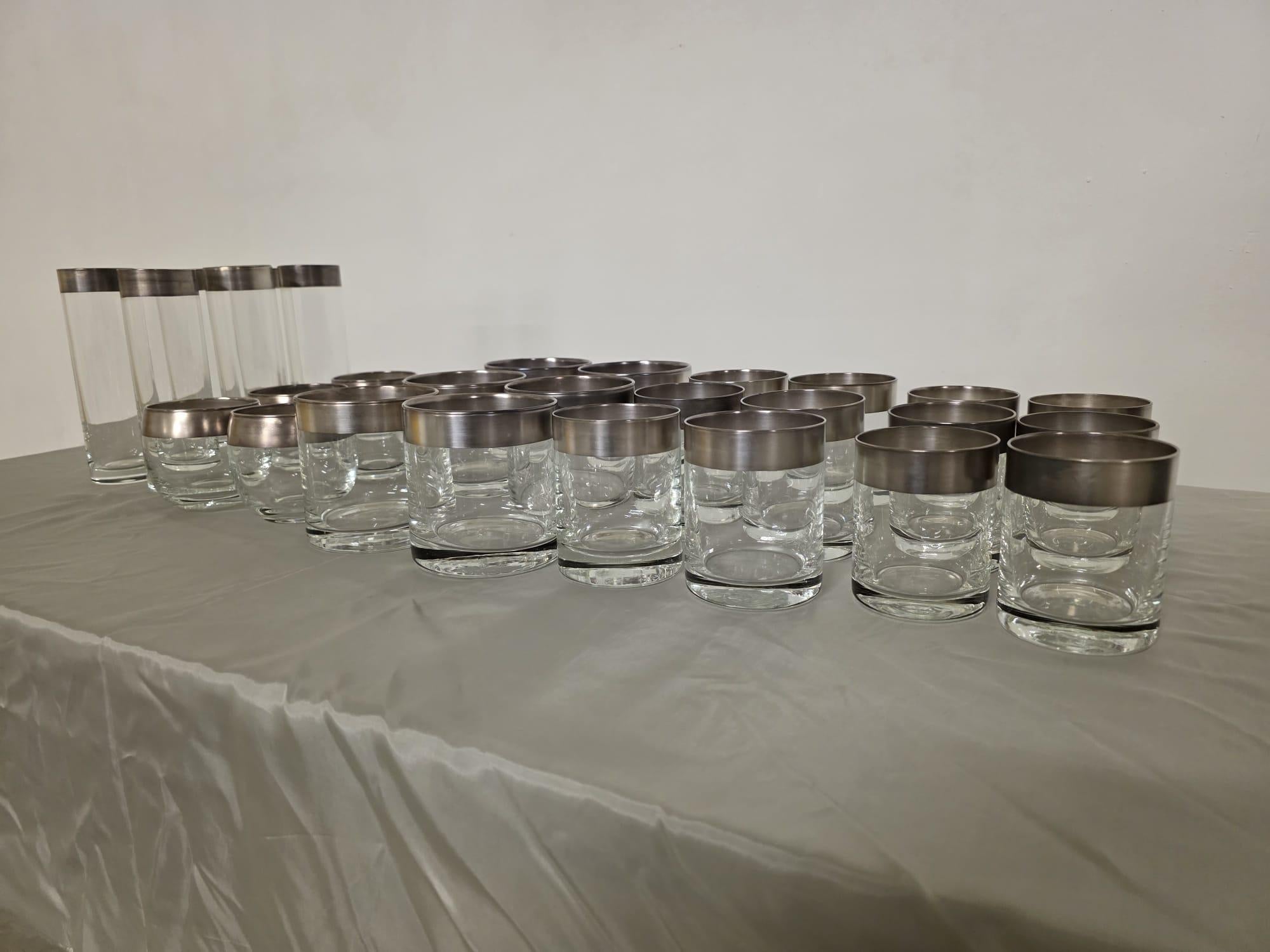 Service en verre Silver Band fabriqué par Dorothy Thorpe inc. Bon état - En vente à Torino, IT