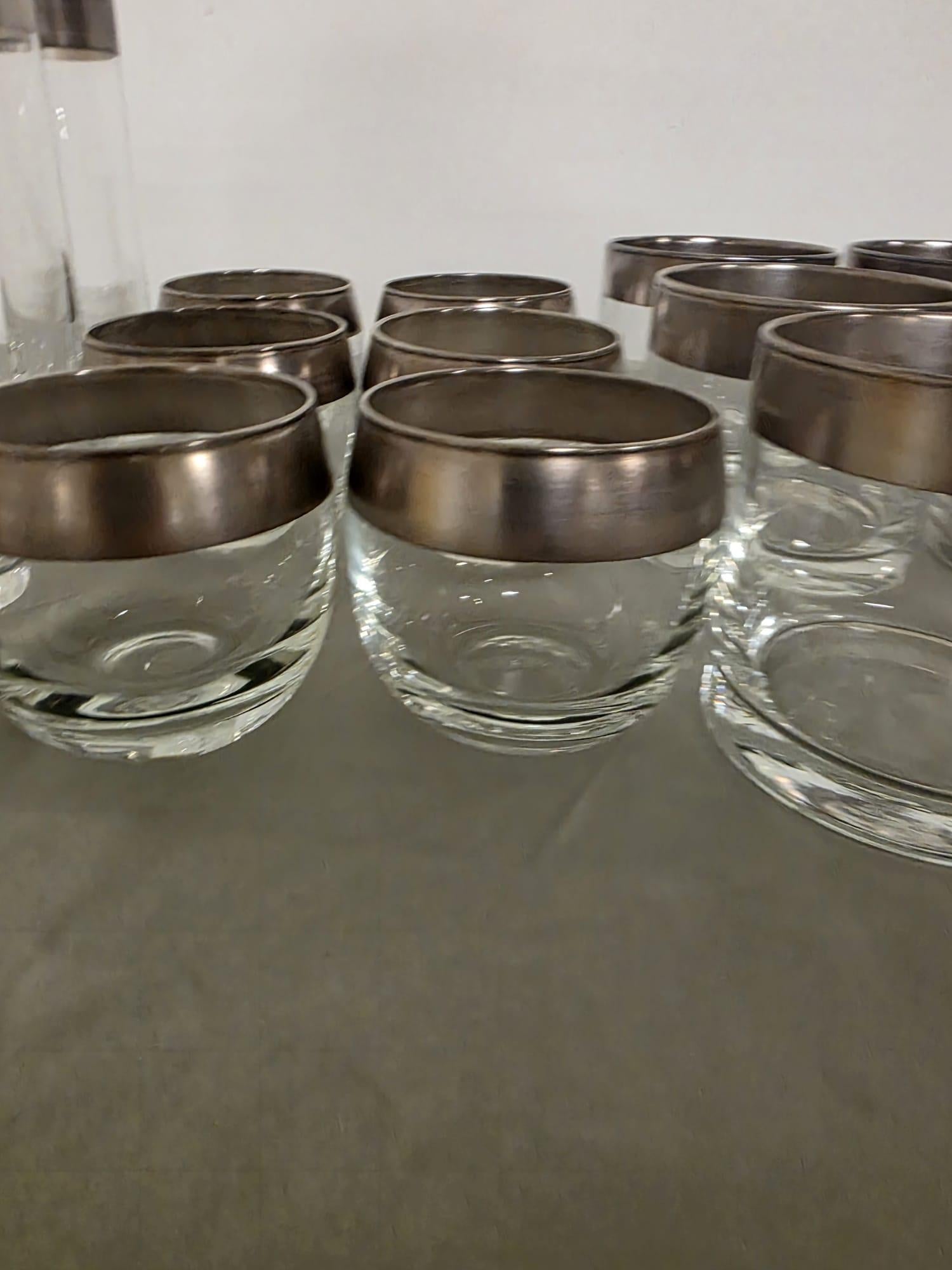 Service en verre Silver Band fabriqué par Dorothy Thorpe inc. en vente 1
