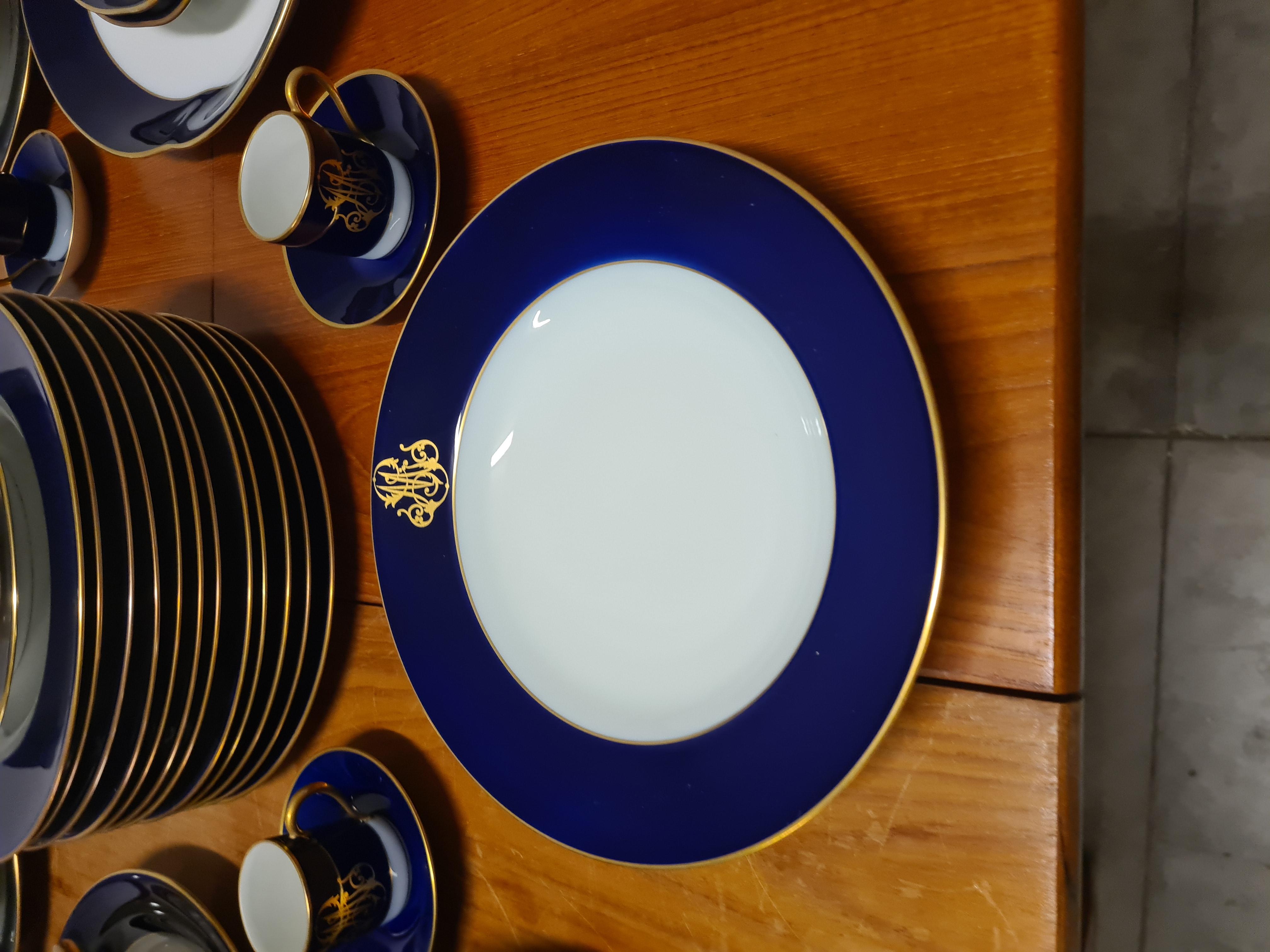 12-person service Cobalt blue by Rocal Limoges, 68 pieces For Sale 9