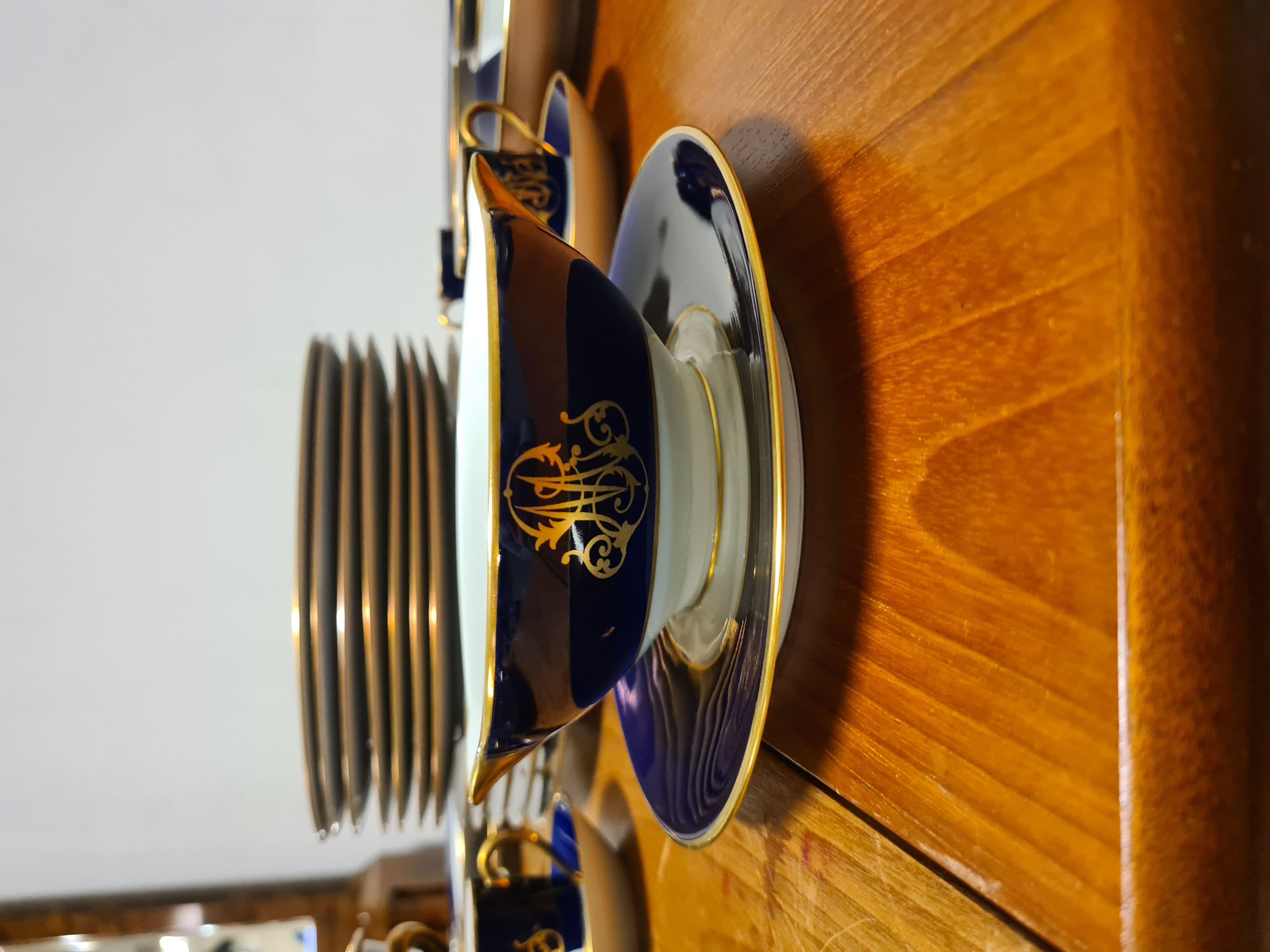 12-person service Cobalt blue by Rocal Limoges, 68 pieces For Sale 12