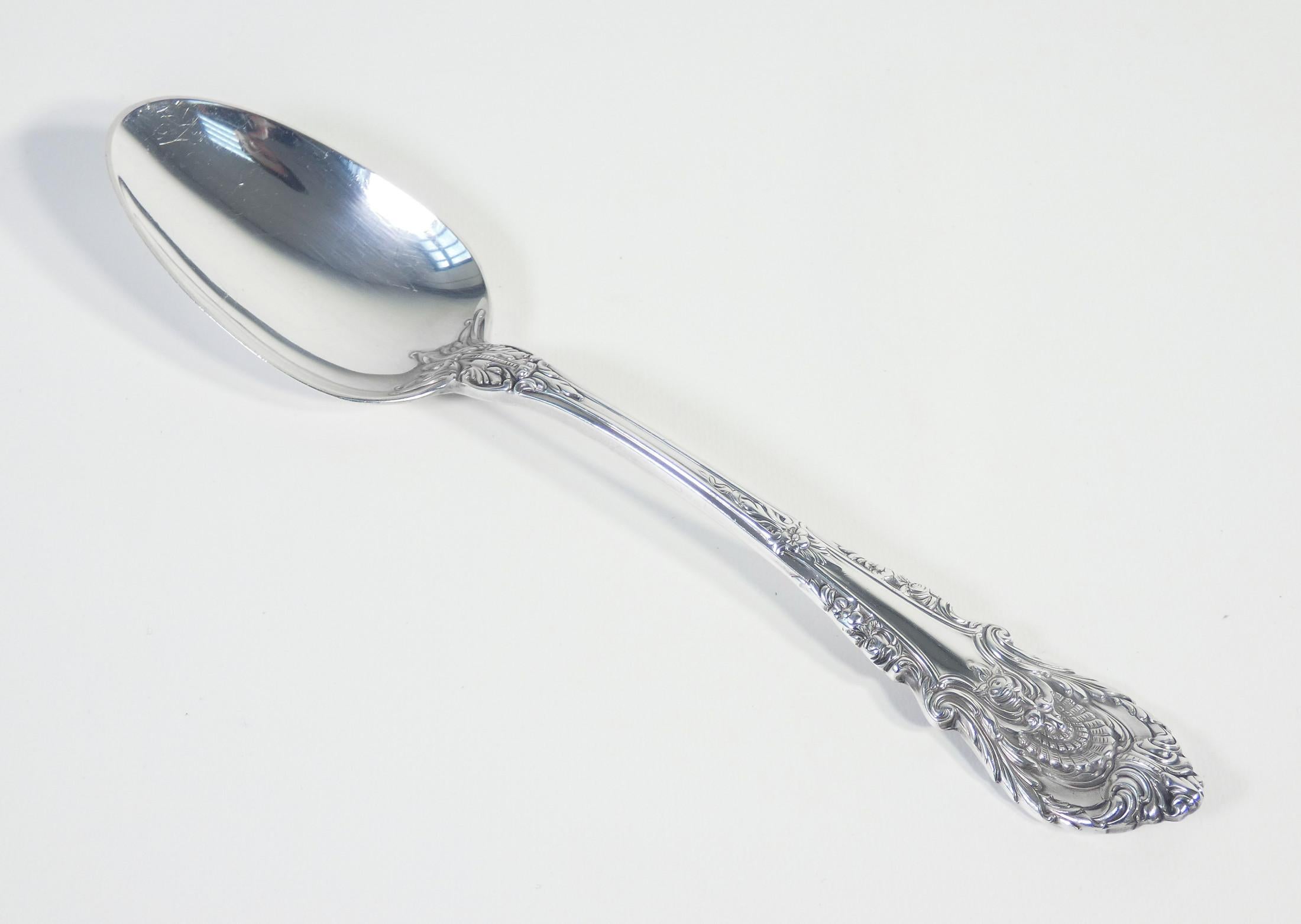 20th Century WALLACE Sterling silver Service de table Grande Baroque en argent 925. 61 pièces. en vente