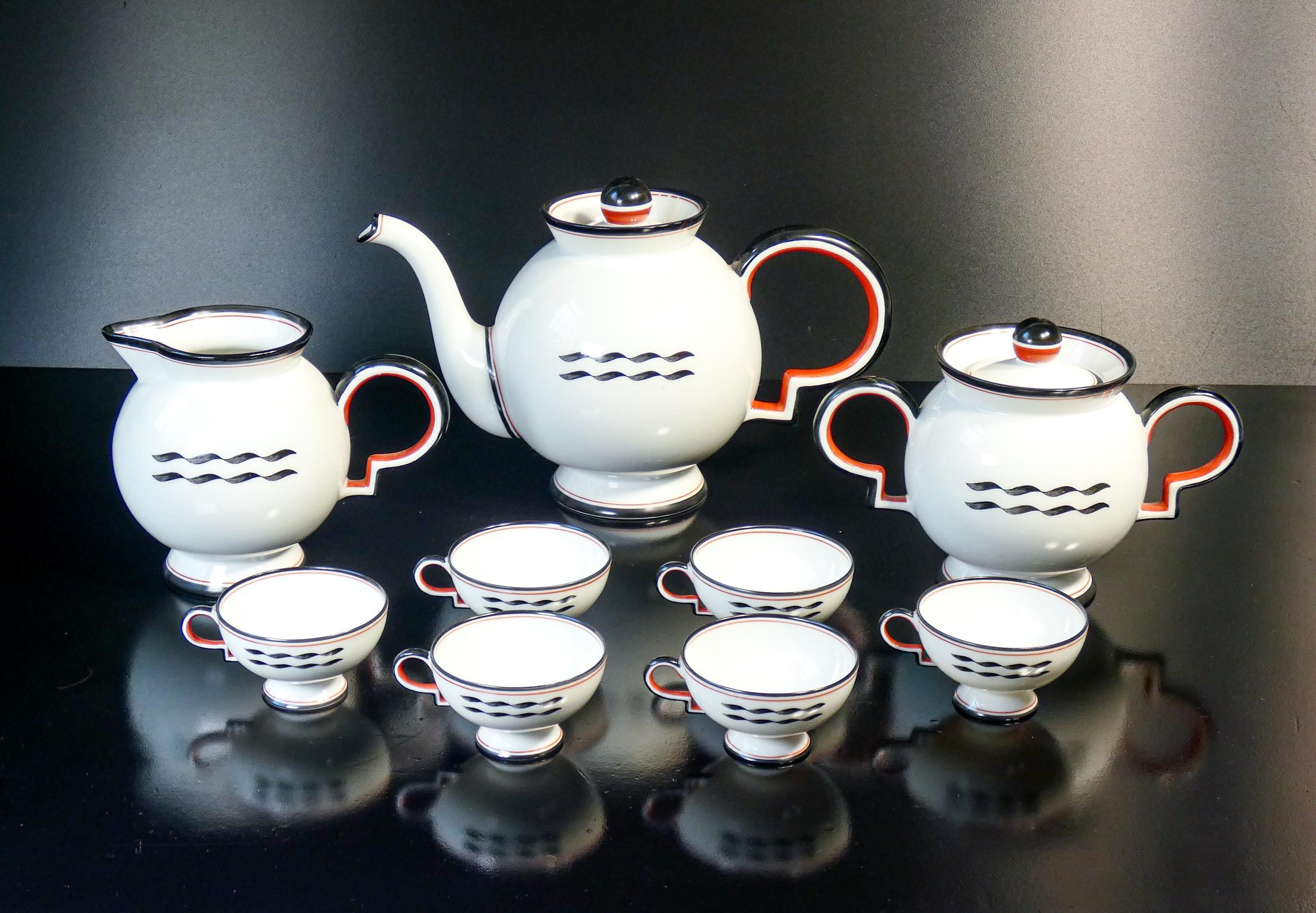 Tea service for six
people in the series
Barbara,
design Giò PONTI
for RICHARD GINORI
Doccia's Victory.

The service consists of
nine pieces:
> a teapot
> a milk jug
> a sugar bowl
> six cups

ORIGIN
Italy

PERIOD
1930s

DESIGNER
Gio