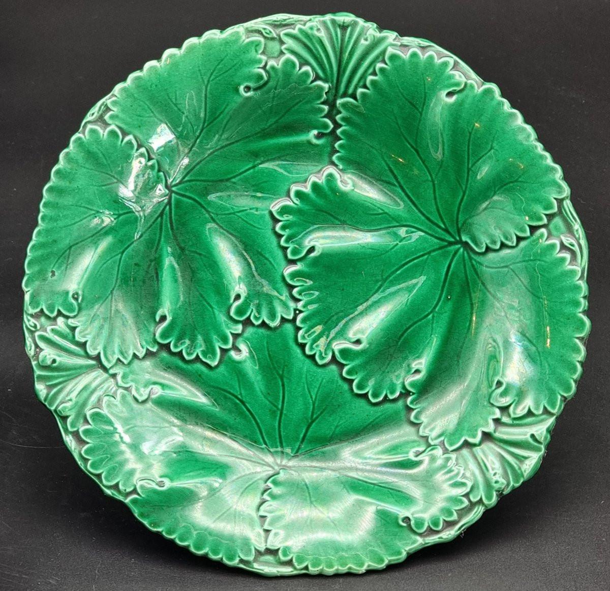Copeland & Garrett green faience plate service, England, 19th century For Sale 6