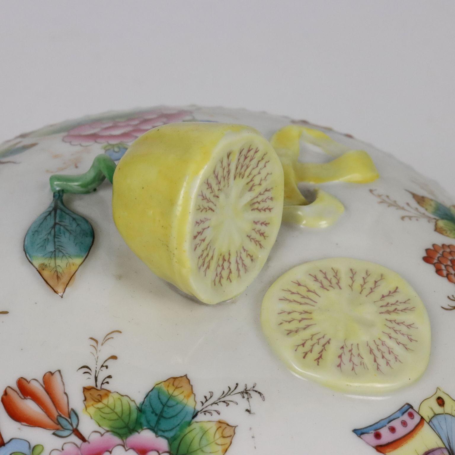 Queen Victoria Porcelain Dinnerware Herend Manufacture Hungary XXse In Good Condition In Milano, IT