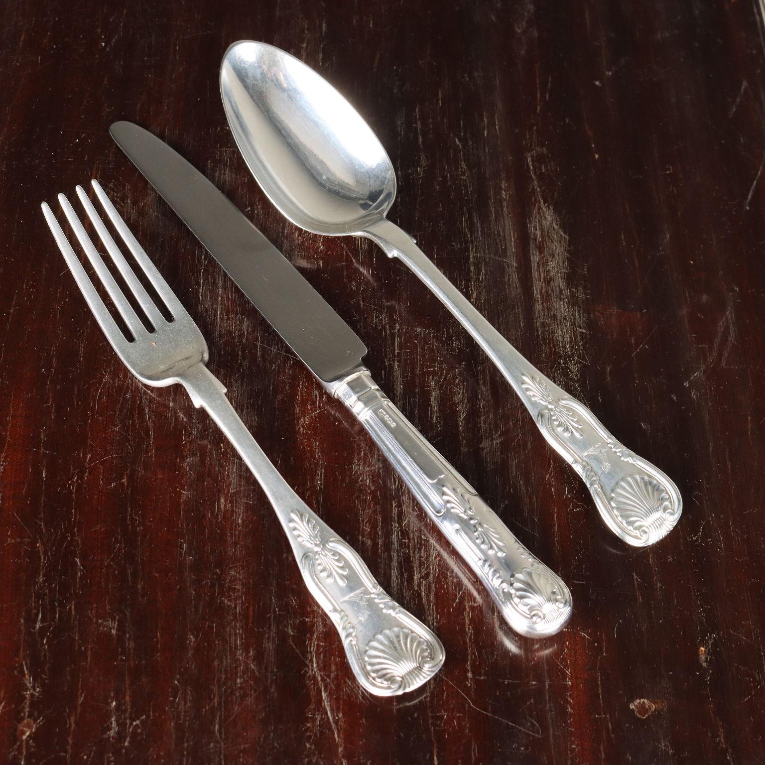 English Cutlery Service with Cabinet England Late 19th Century For Sale 1