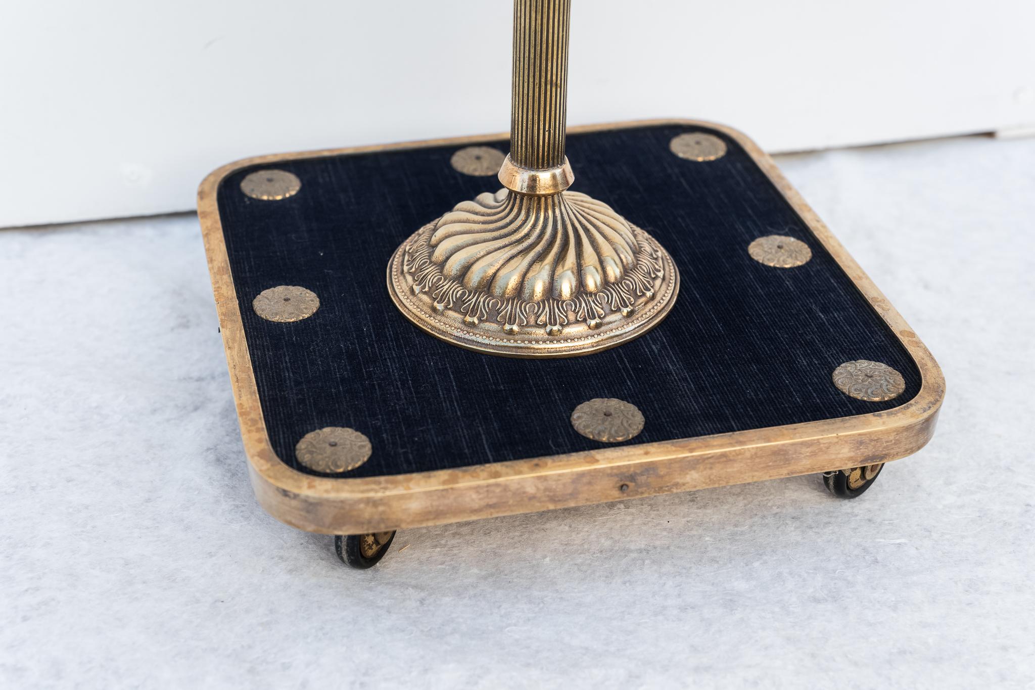 Servomuto in ottone e legno, Anni '40 in vendita 4