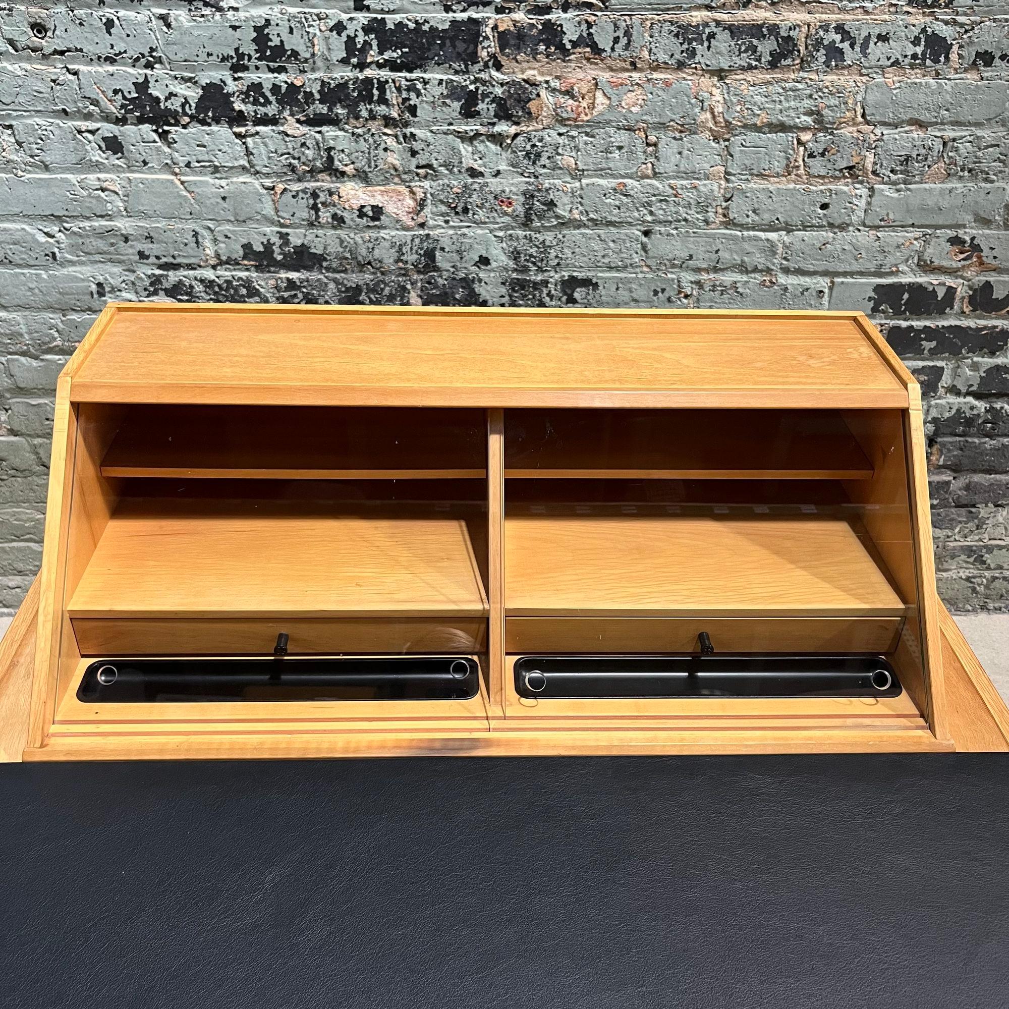 Sesamo 841 Desk by Frattini for Bernini, Italy 1980 1
