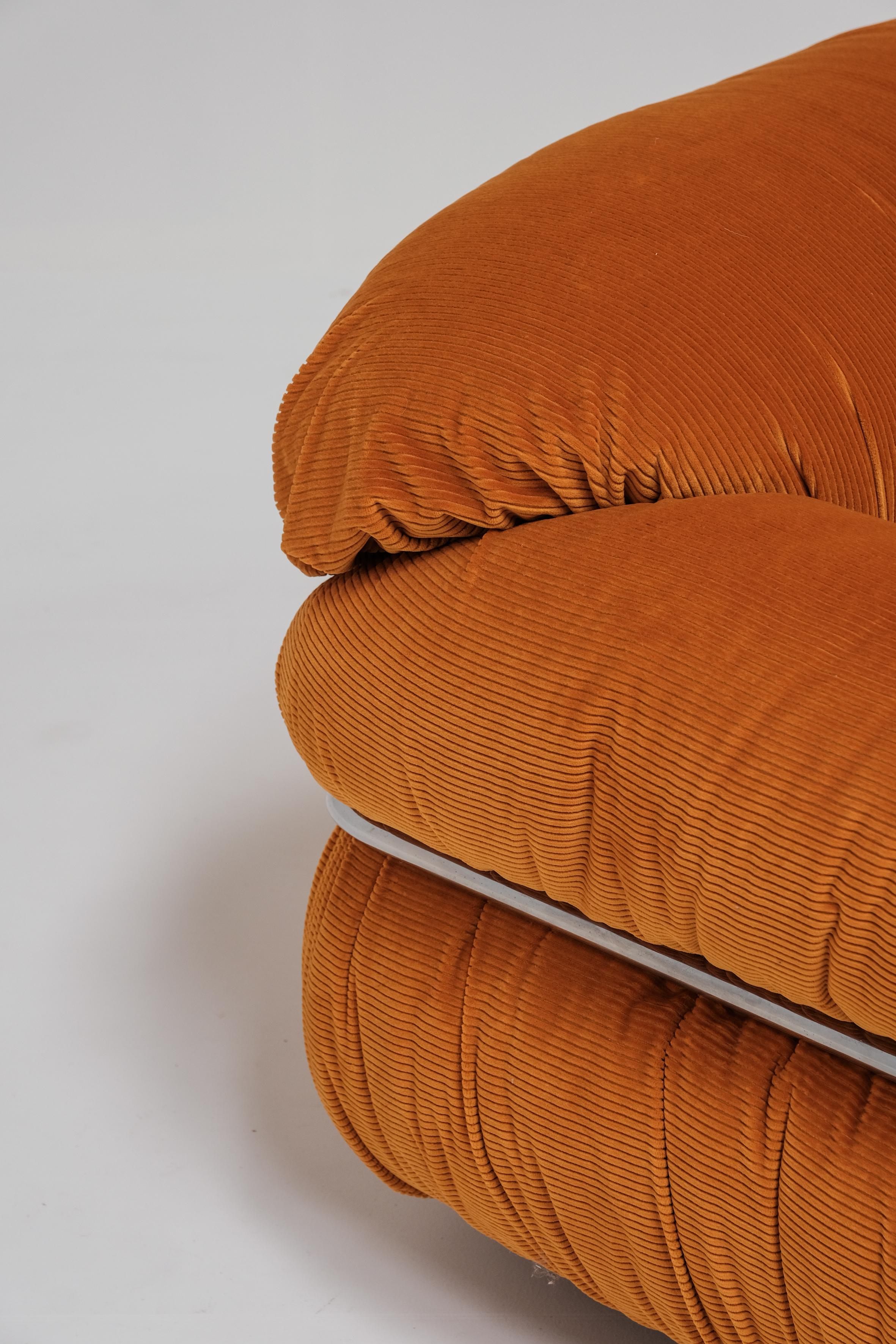 Sesann 1 seater by Gianfranco Frattini for Cassina 1970ties In Excellent Condition In Boom, Vlaams Gewest
