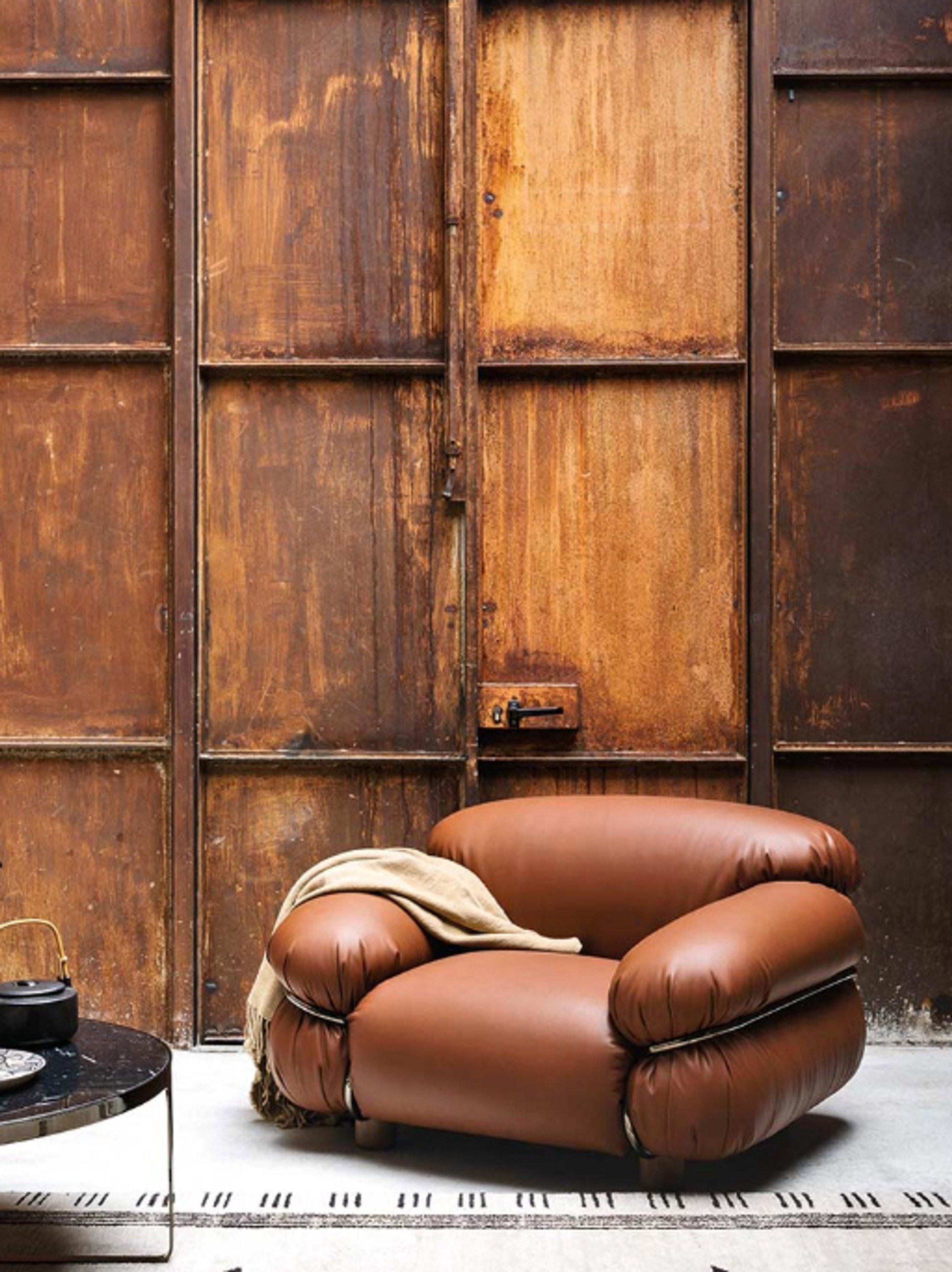 Sesann – Armchair in leather by Gianfranco Frattini for Tacchini In condizioni Nuovo in vendita a Alcamo, IT