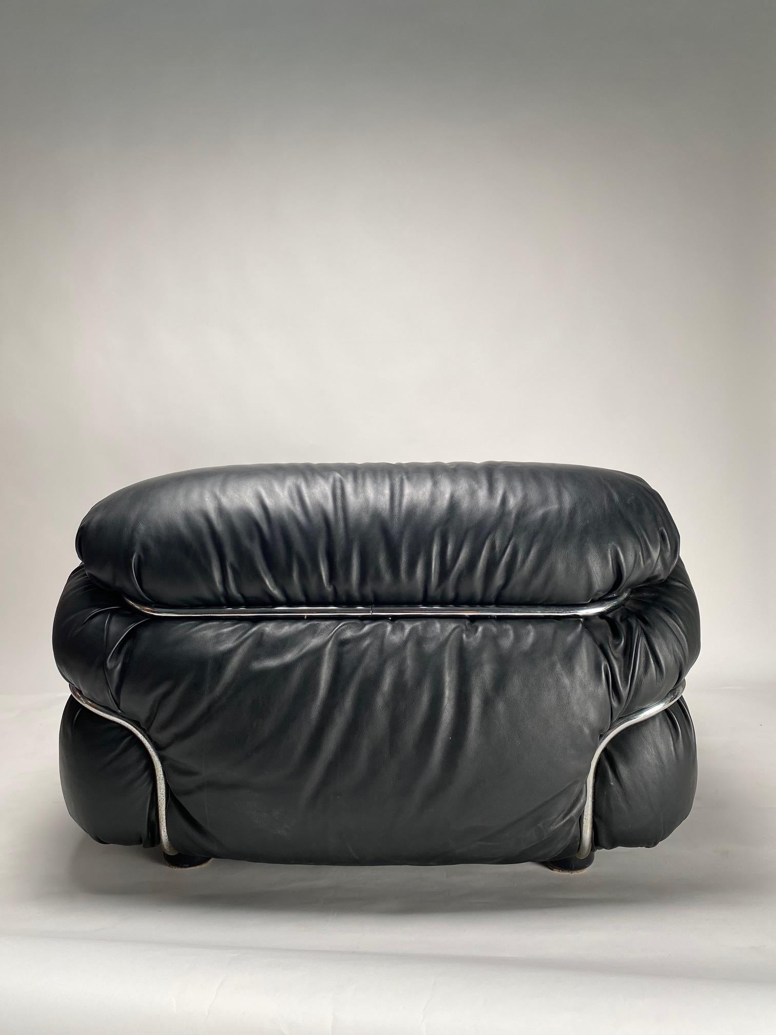 Sesann Leather Armchair by Gianfranco Frattini, Cassina (First Edition), 1972 In Good Condition In Argelato, BO