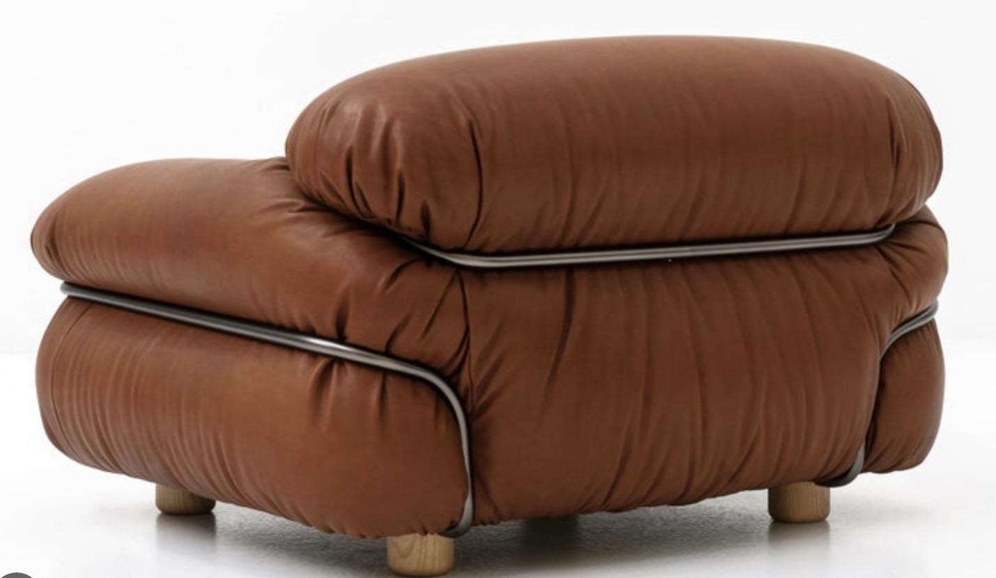Modern Sesann Leather Lounge Chair by Gianfranco Frattini For Sale