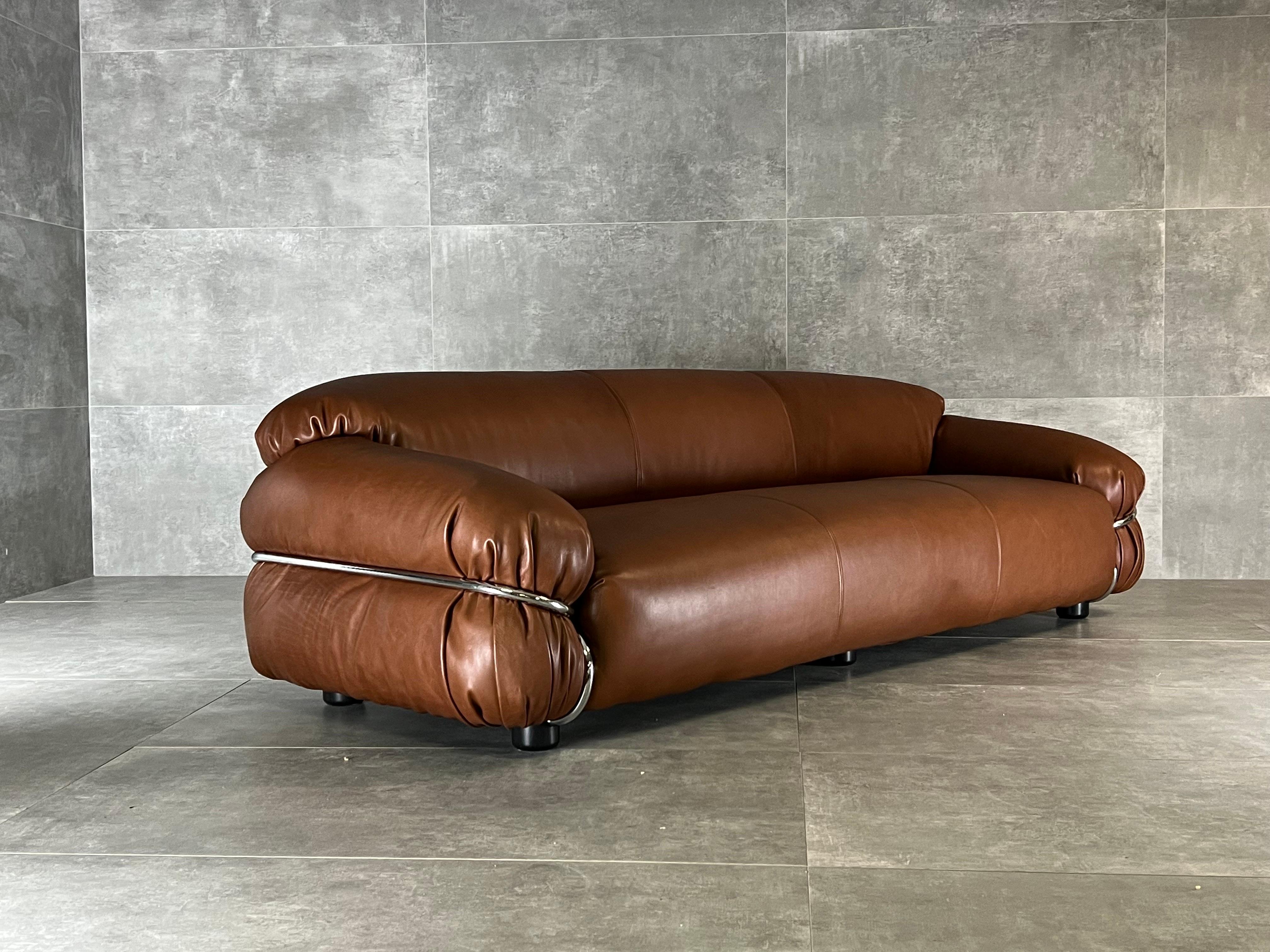 Sesann leather sofa by Giancarlo Frattini for Cassina, Italy, 1970s For Sale 2