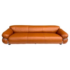Sofá de piel Sesann de Gianfranco Frattini, Cassina (Primera edición), 1972