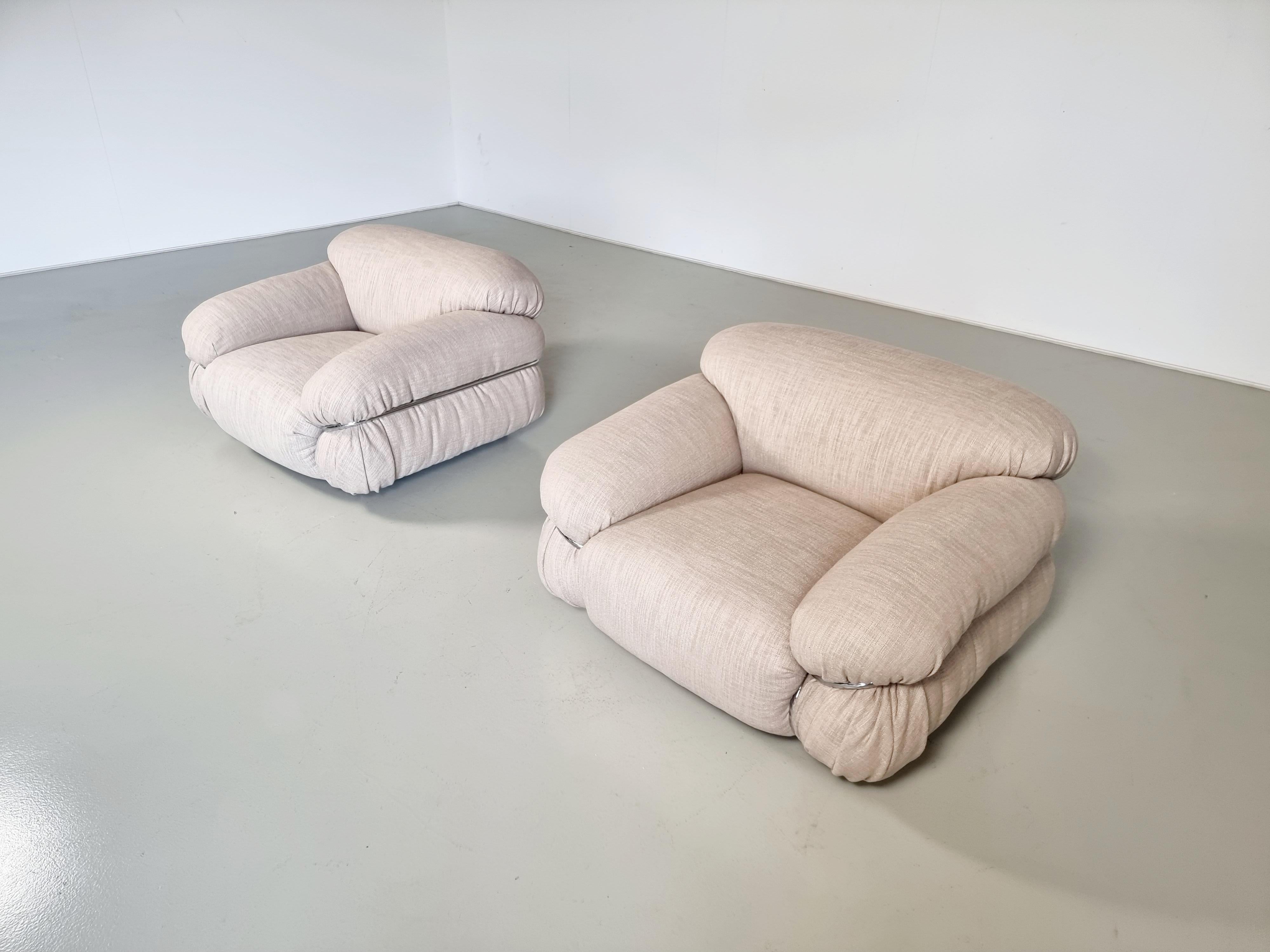Set of 2 Sesann chairs designed by Gianfranco Frattini for Cassina, Italy 1970. 

The Sesann Chair is a special piece consisting of a voluptuous plush cushion encased in a structural metal frame. This combination creates a unique shape and design.