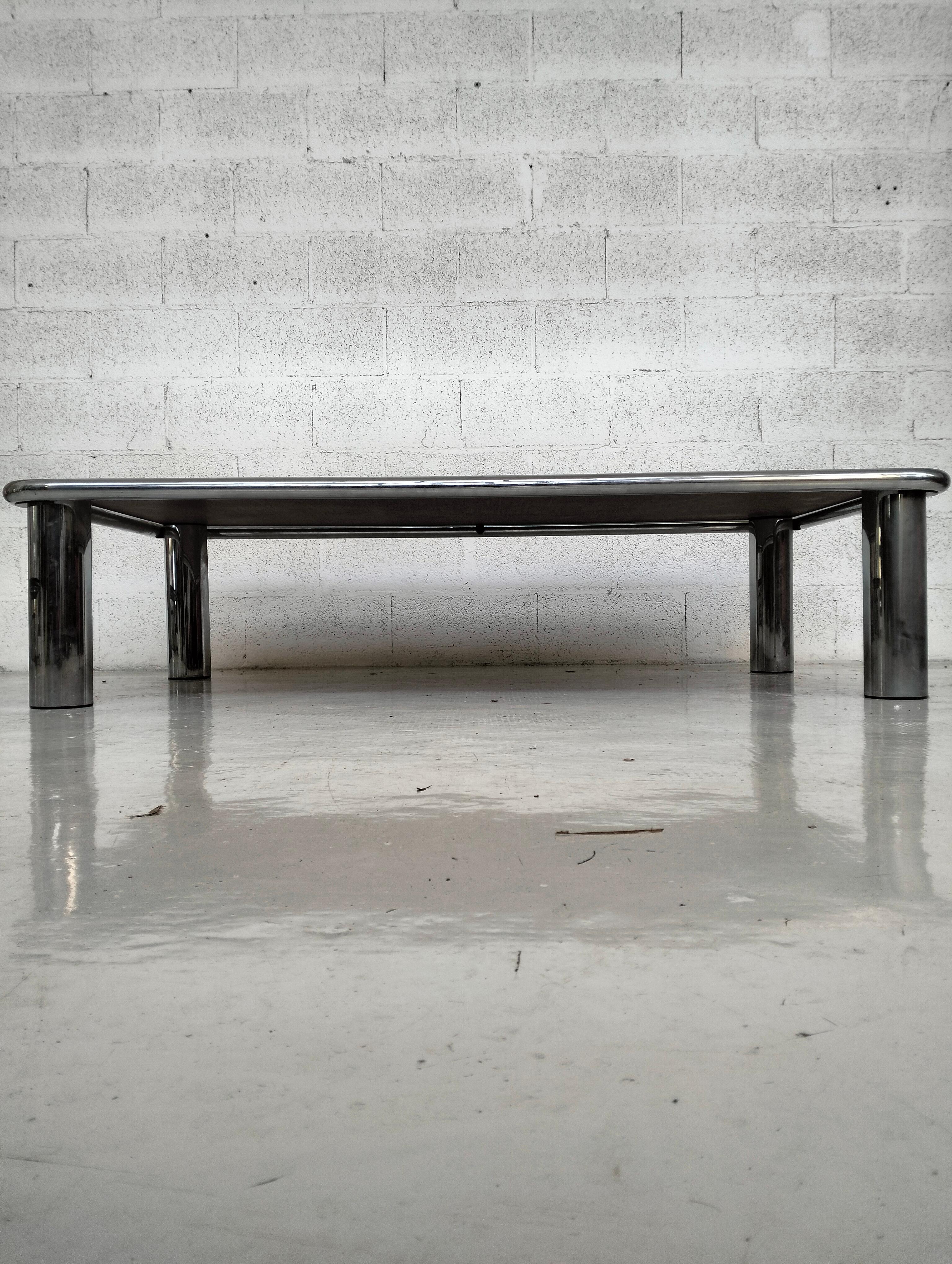 Mid-Century Modern Sesann mirrored and steel chromed coffee table by G.Franco Frattini for Cassina For Sale