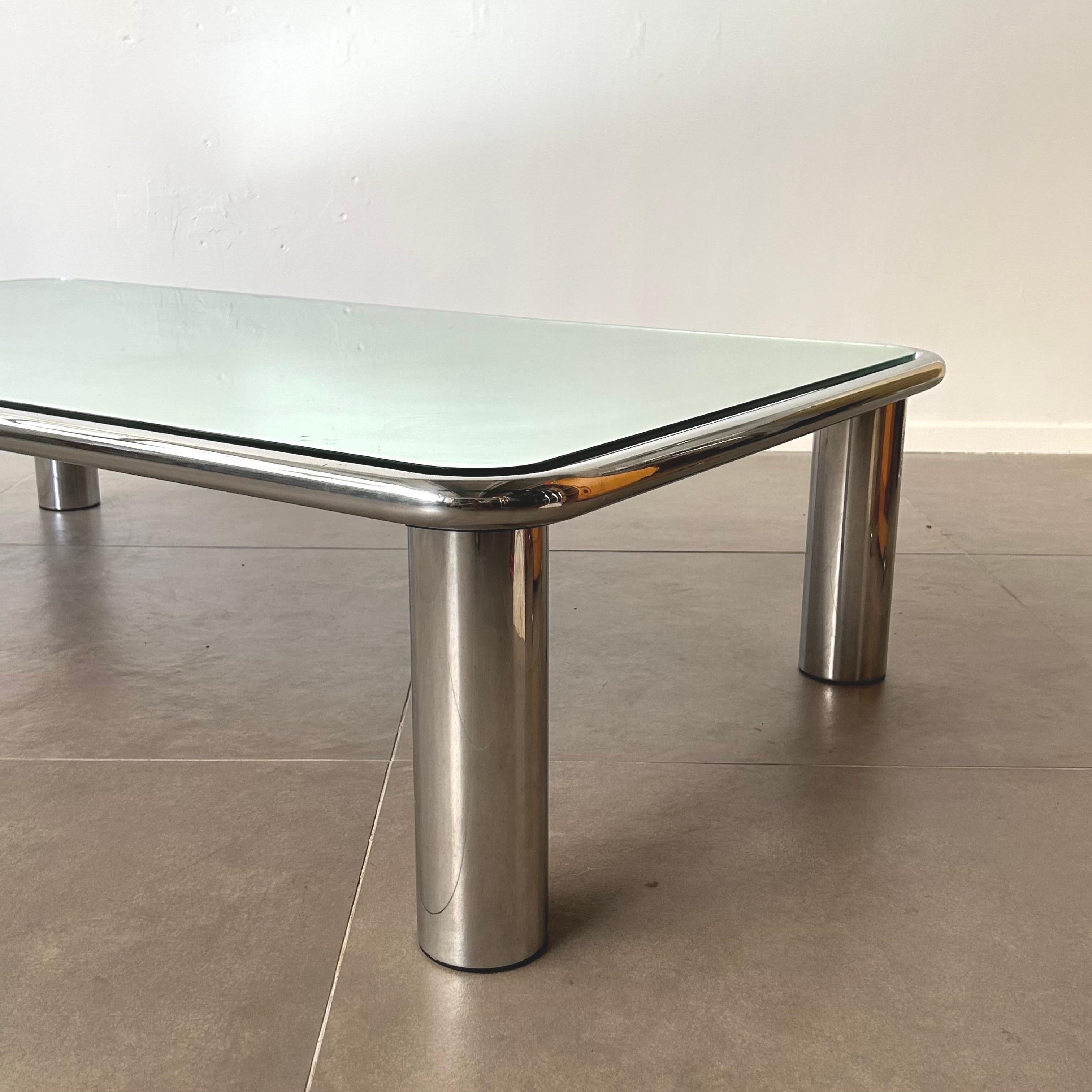 Rare Gianfranco Frattini, Sesann mirrored coffee table '621', Cassina, Italy, 1968  Chrome-plated tubular steel silver mirrored glass top.
•
Dimensions: (cm)
L158 D90 H38

Original mirror labled! In good vintage condition with minor marks on the