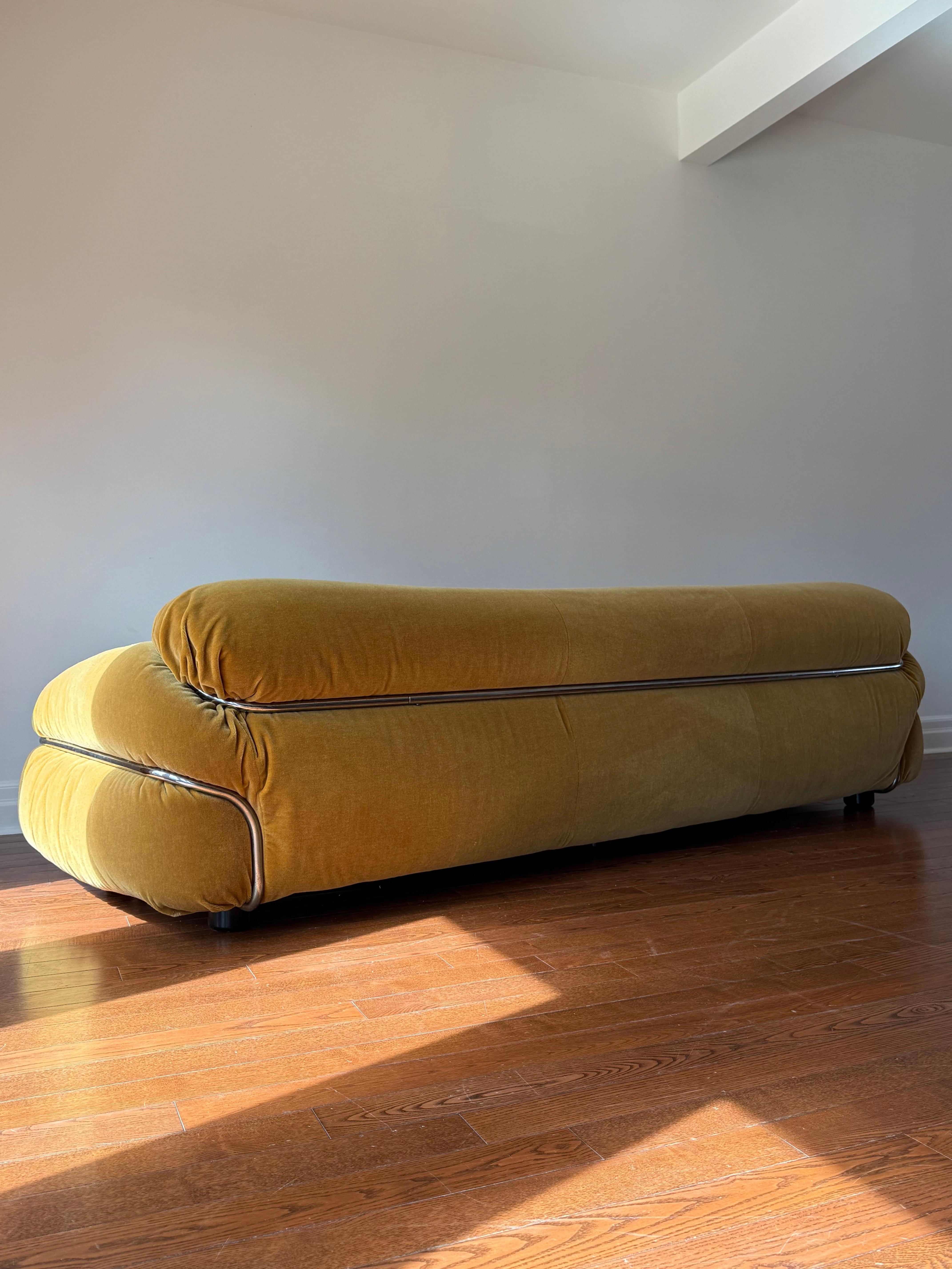 Sofá Sesann de Gianfranco Frattini para Cassina en Excelente estado para la venta en Oakville, CA