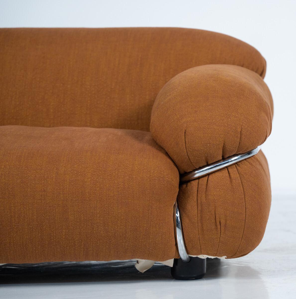 Mid-Century Modern Canapé Sesann de Gianfranco Frattini pour Cassina, nouveau tissu d'ameublement, Italie, 1970 en vente