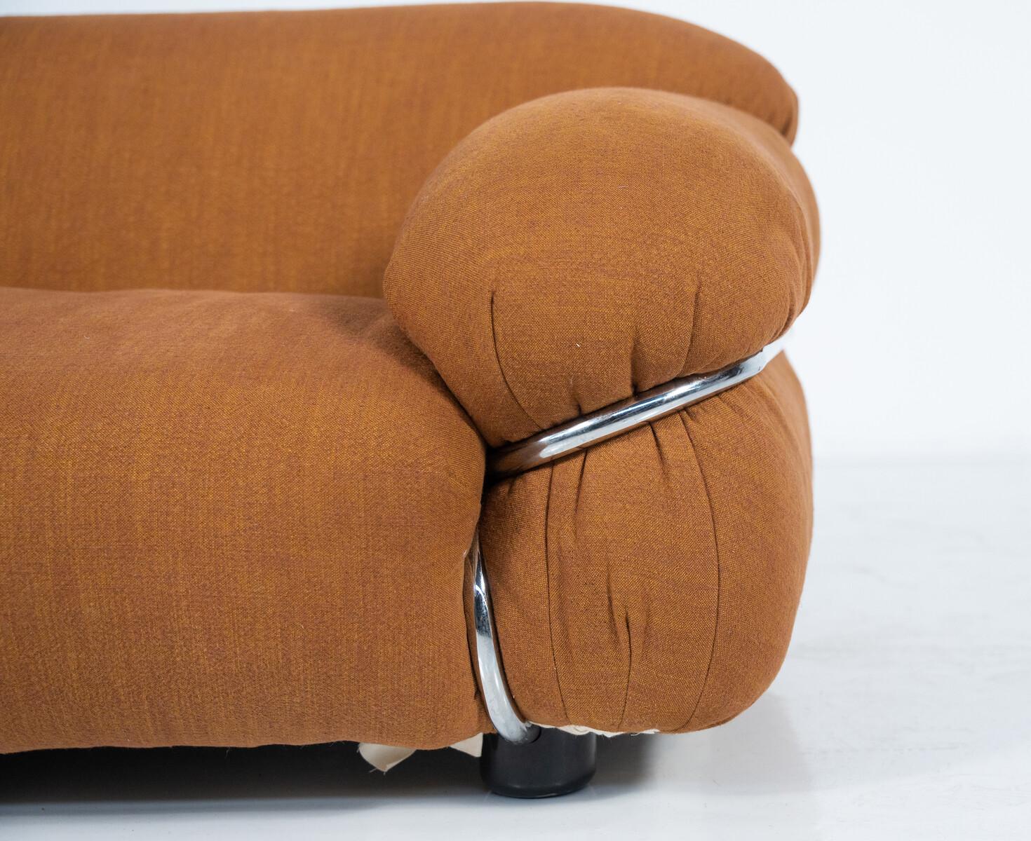 Sesann Sofa by Gianfranco Frattini for Cassina, New Upholstery, Italy, 1970s (Ende des 20. Jahrhunderts) im Angebot