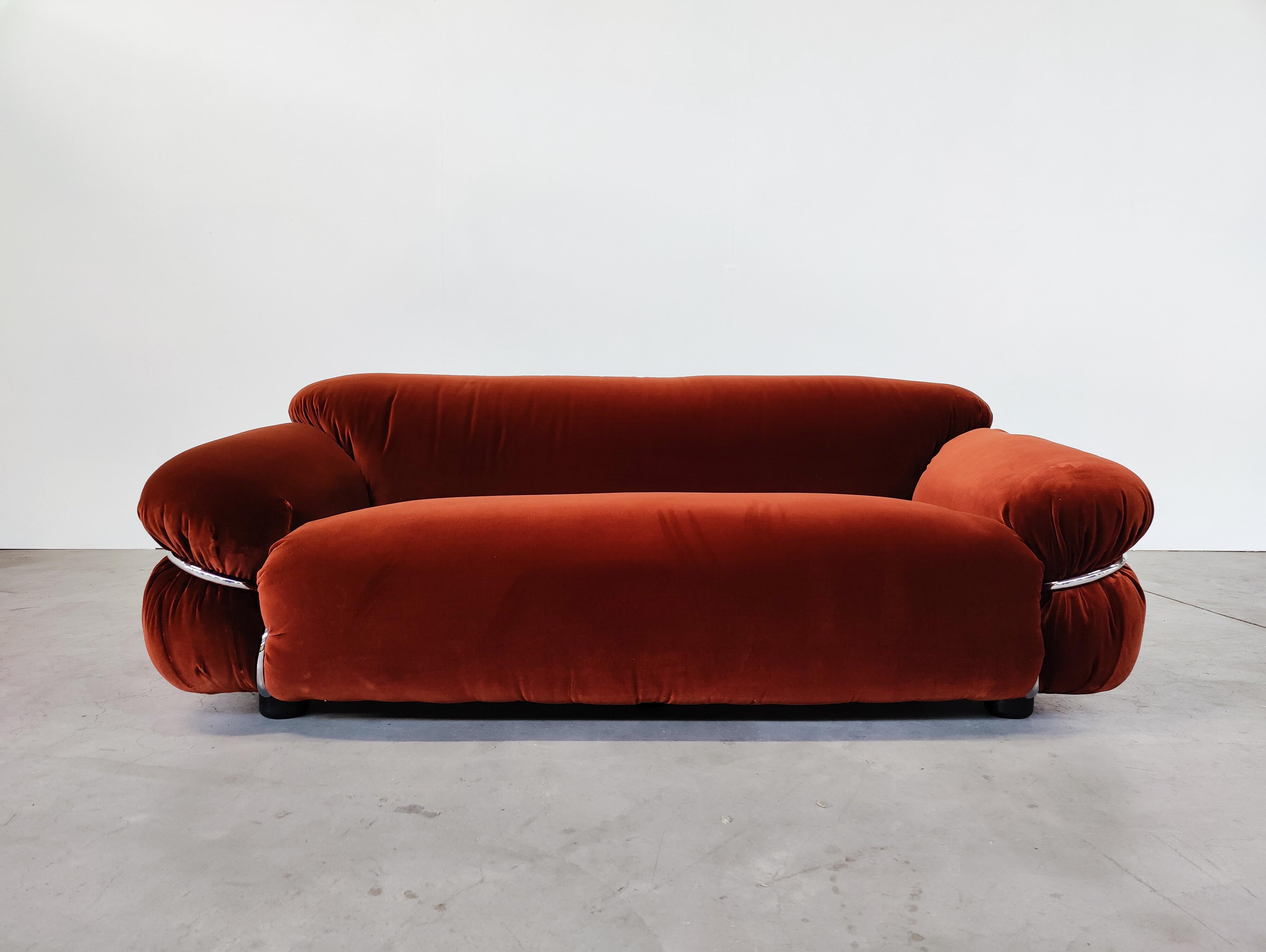 Mid-Century Modern Sesann Sofa by Gianfranco Frattini for Cassina, Orange Velvet, Italy, 1970s