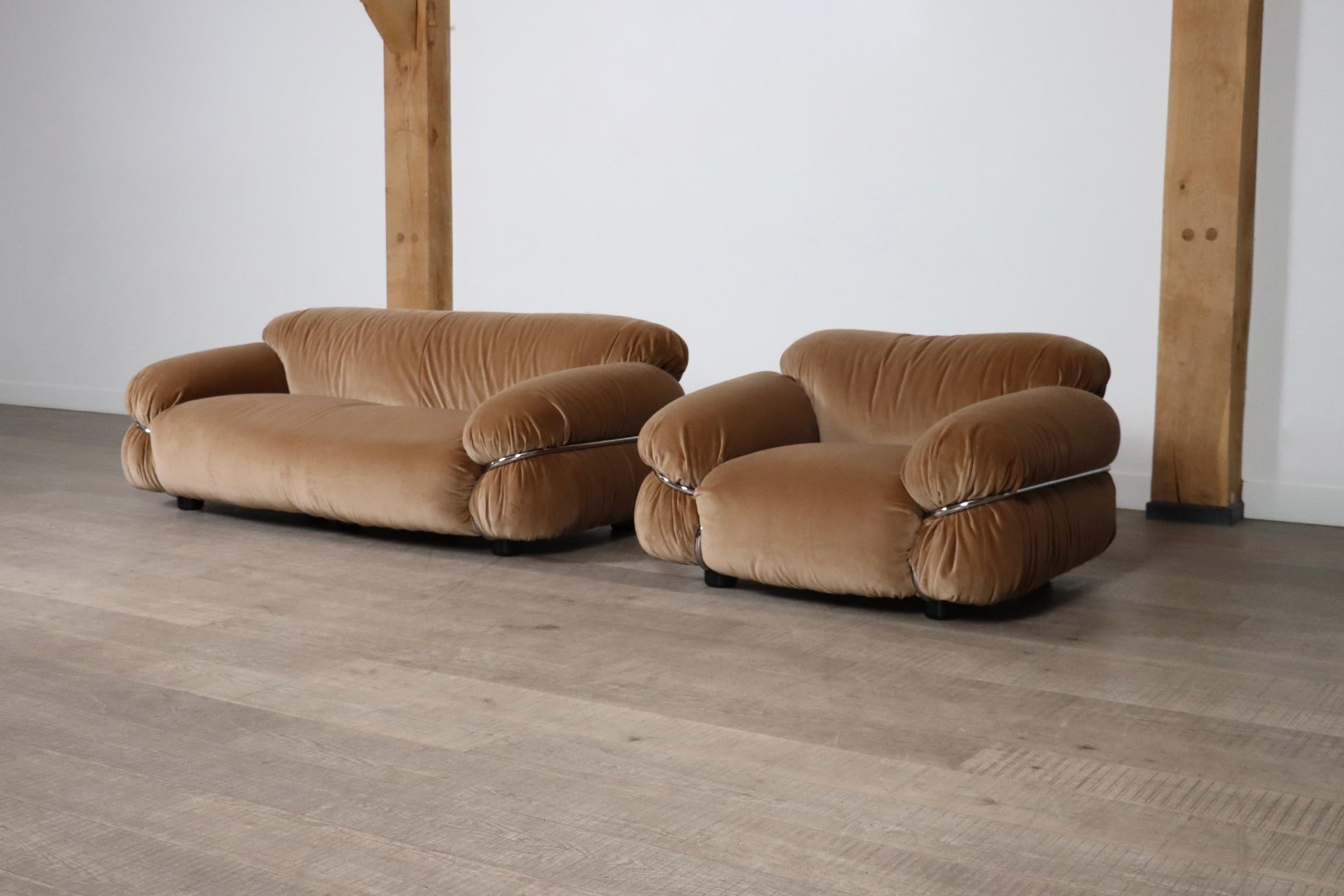 Sesann two seater sofa in velvet by Gianfranco Frattini for Cassina Italy 1969 For Sale 10