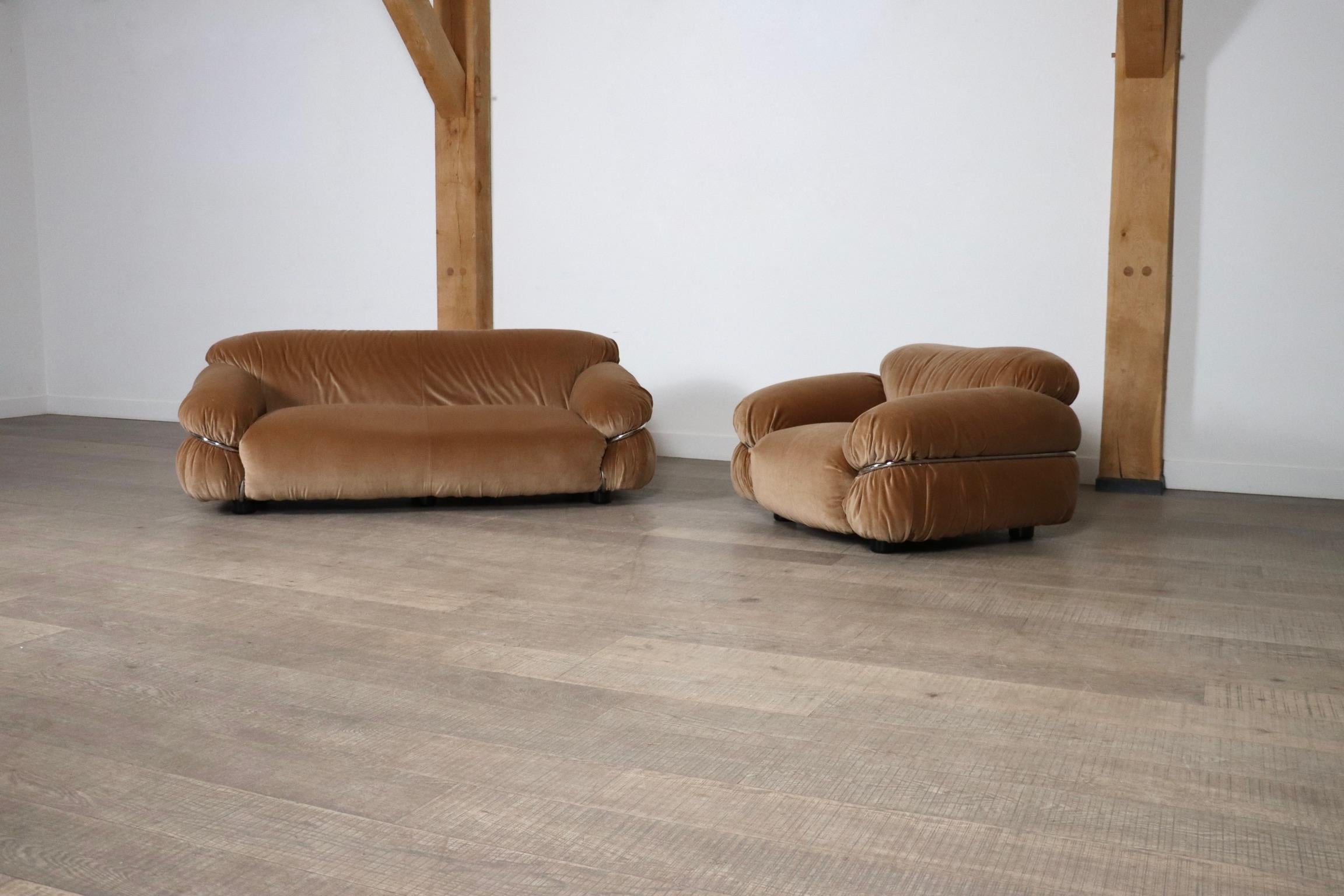 Sesann two seater sofa in velvet by Gianfranco Frattini for Cassina Italy 1969 For Sale 12