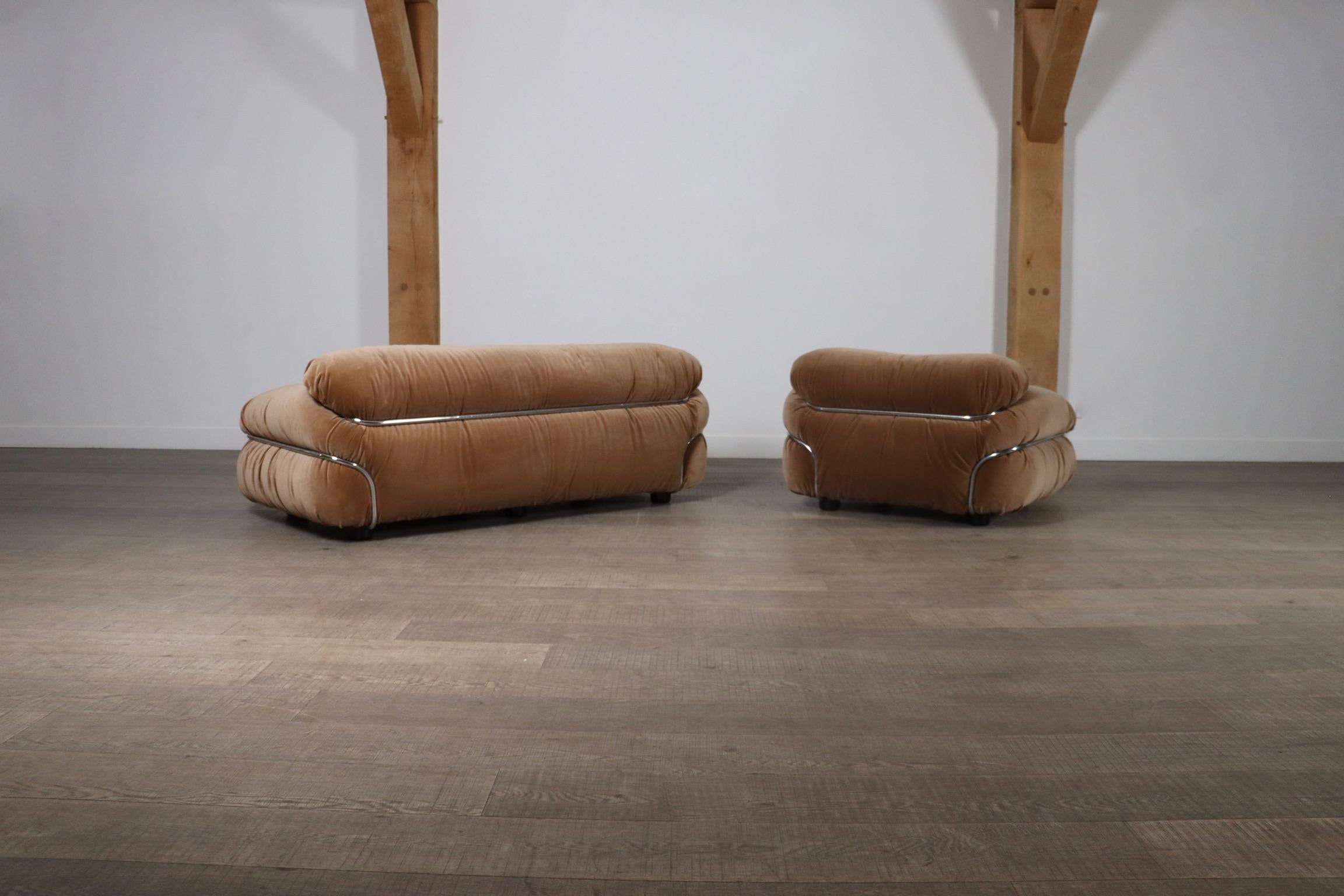Sesann two seater sofa in velvet by Gianfranco Frattini for Cassina Italy 1969 For Sale 14