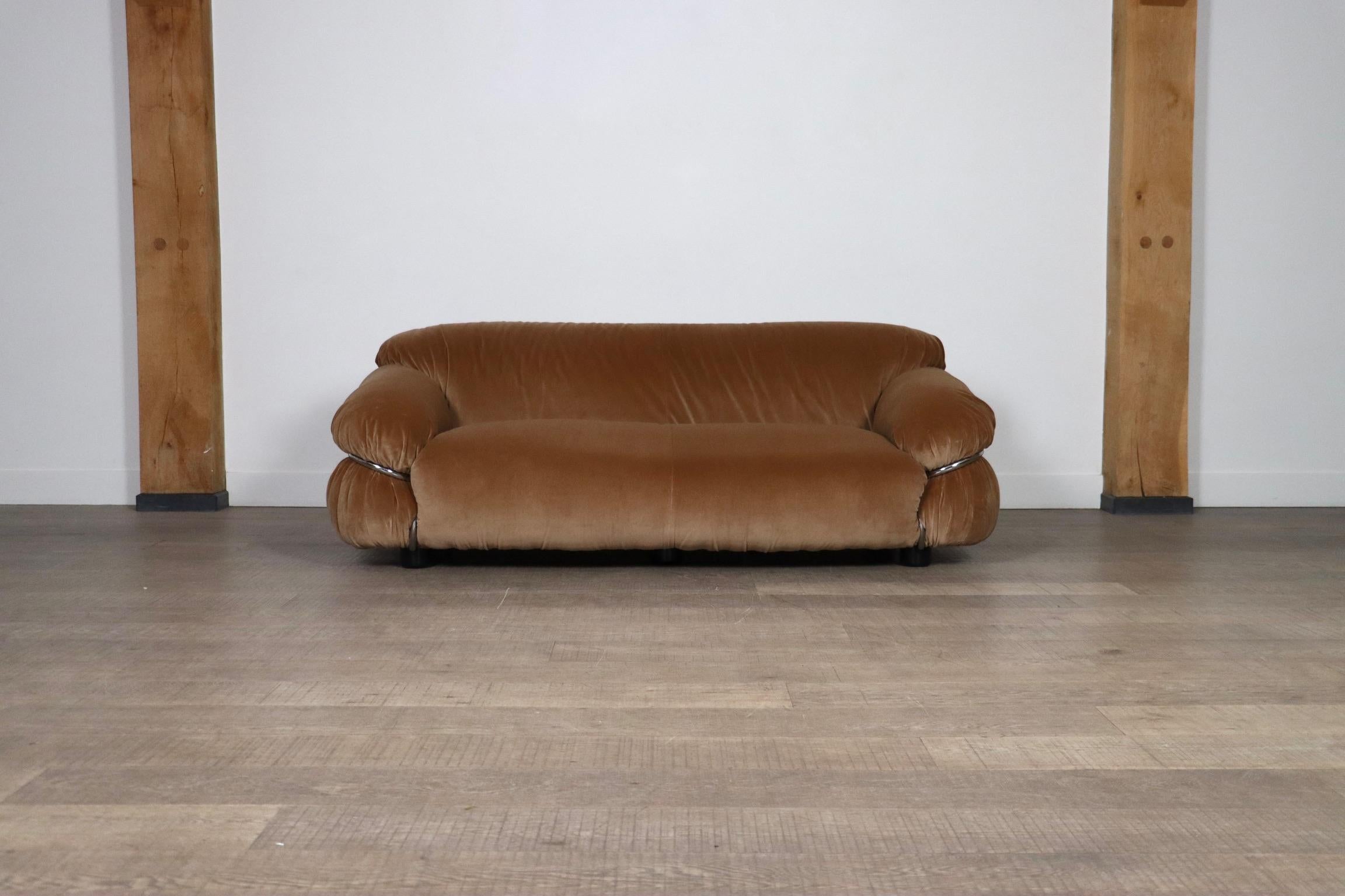 Leather Sesann two seater sofa in velvet by Gianfranco Frattini for Cassina Italy 1969 For Sale