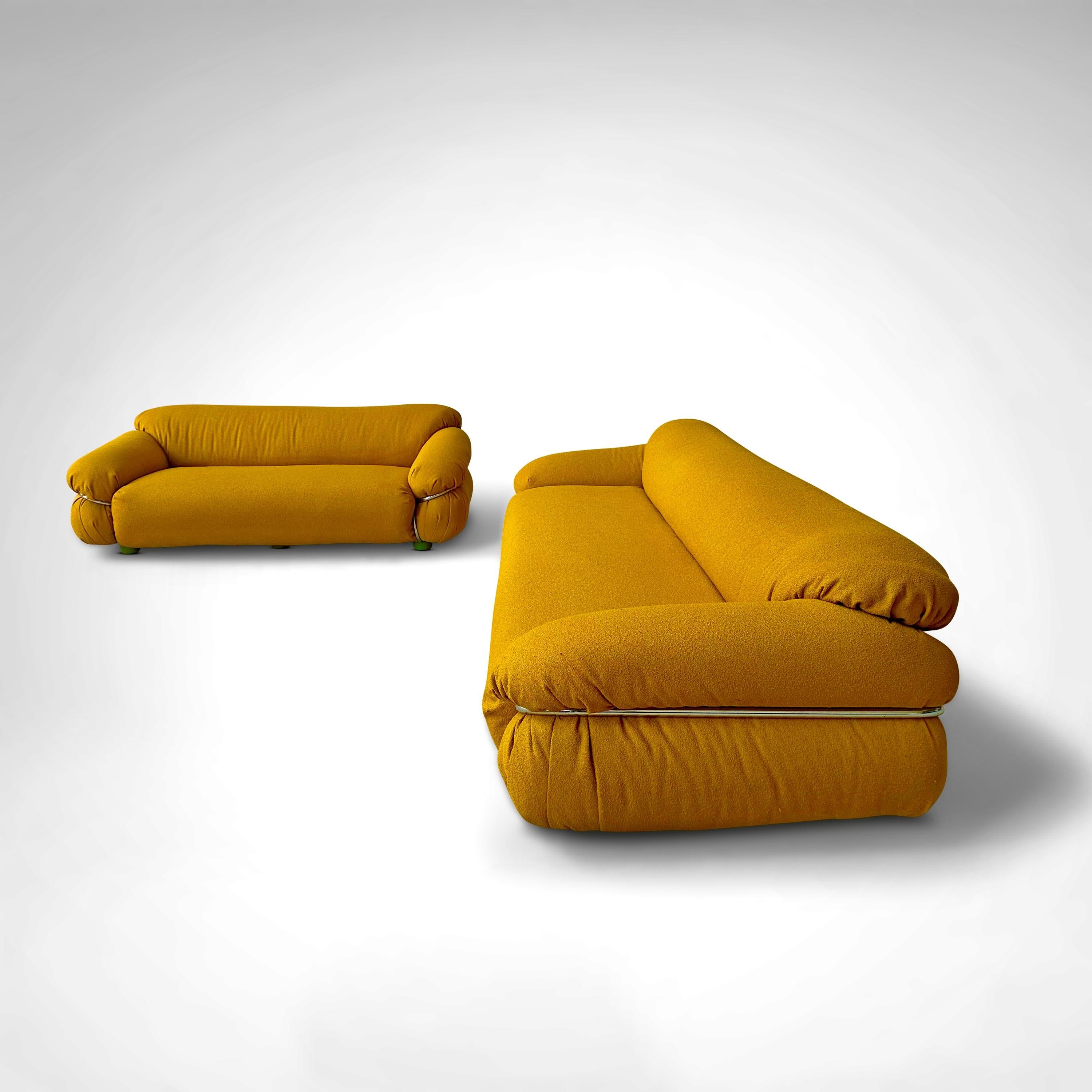 Sofá Sesann amarillo bouclé de Gianfranco Frattini para Cassina años 70, set de 2 en venta 3