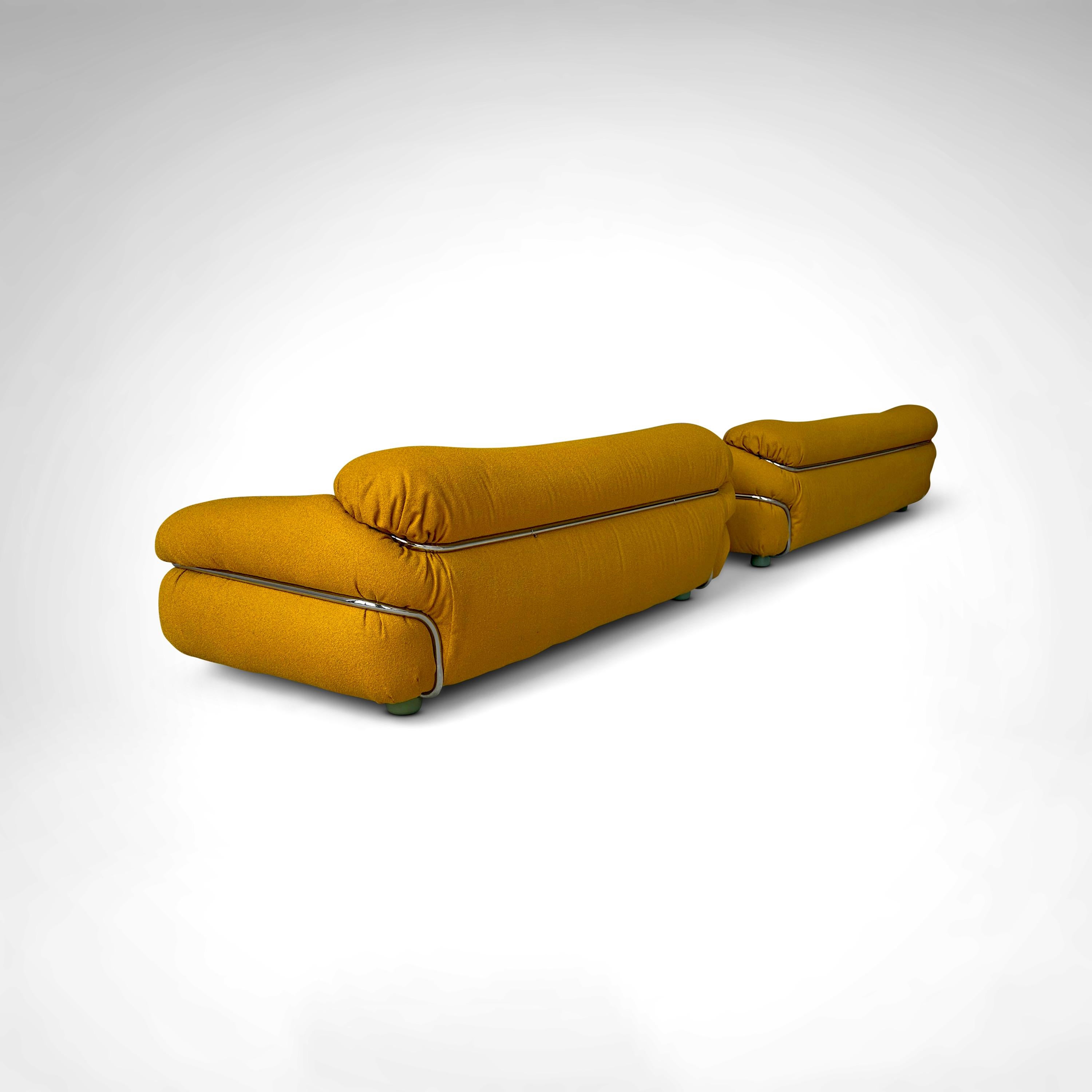 Sofá Sesann amarillo bouclé de Gianfranco Frattini para Cassina años 70, set de 2 en venta 5