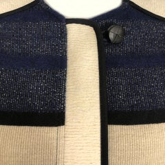 Sessun - Manteau Skoura - Laine mélangée mohair rayée marine + crème + bouton en cuir
